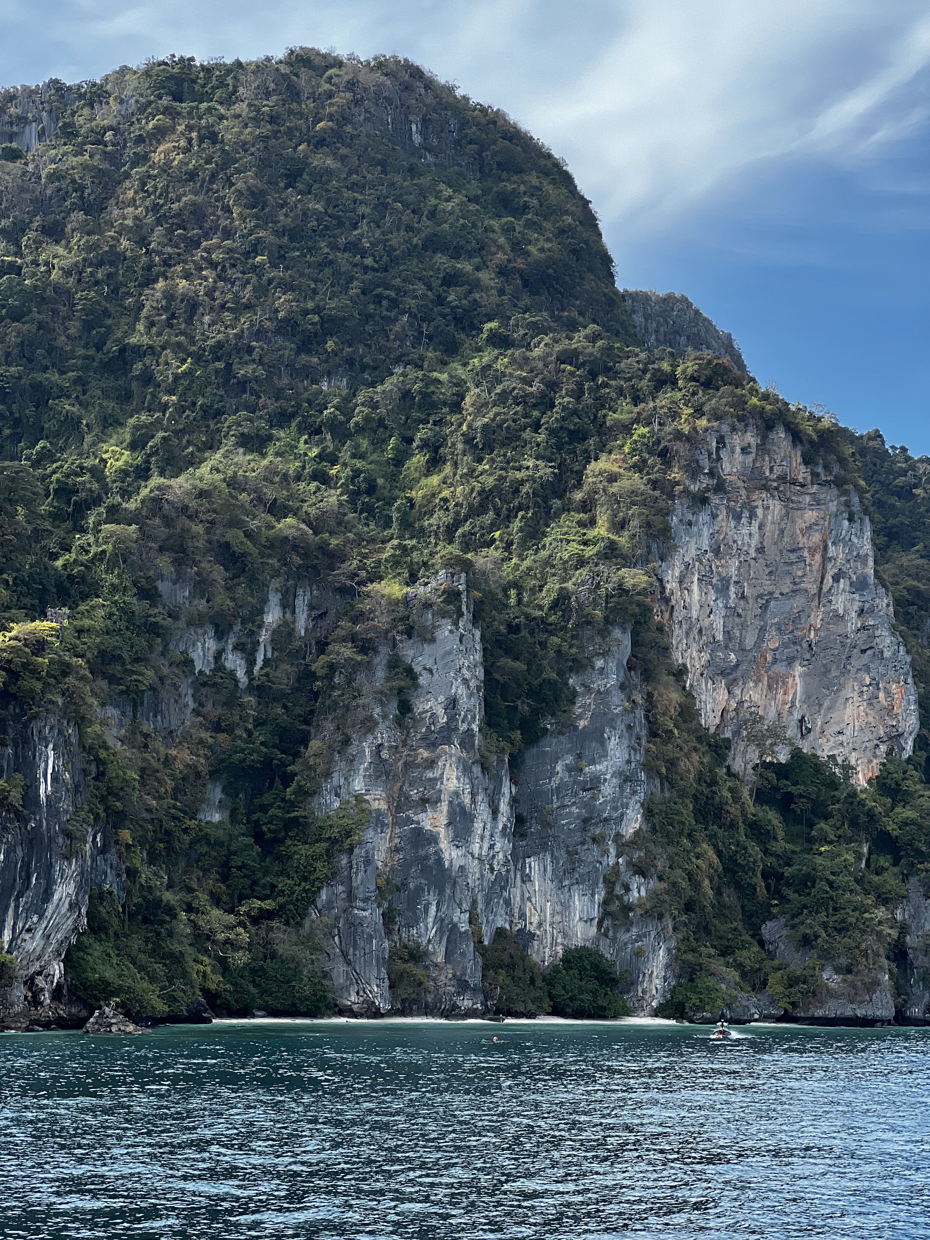 Picture Thailand Ko Phi Phi to Phuket Ferry 2021-12 19 - Center Ko Phi Phi to Phuket Ferry