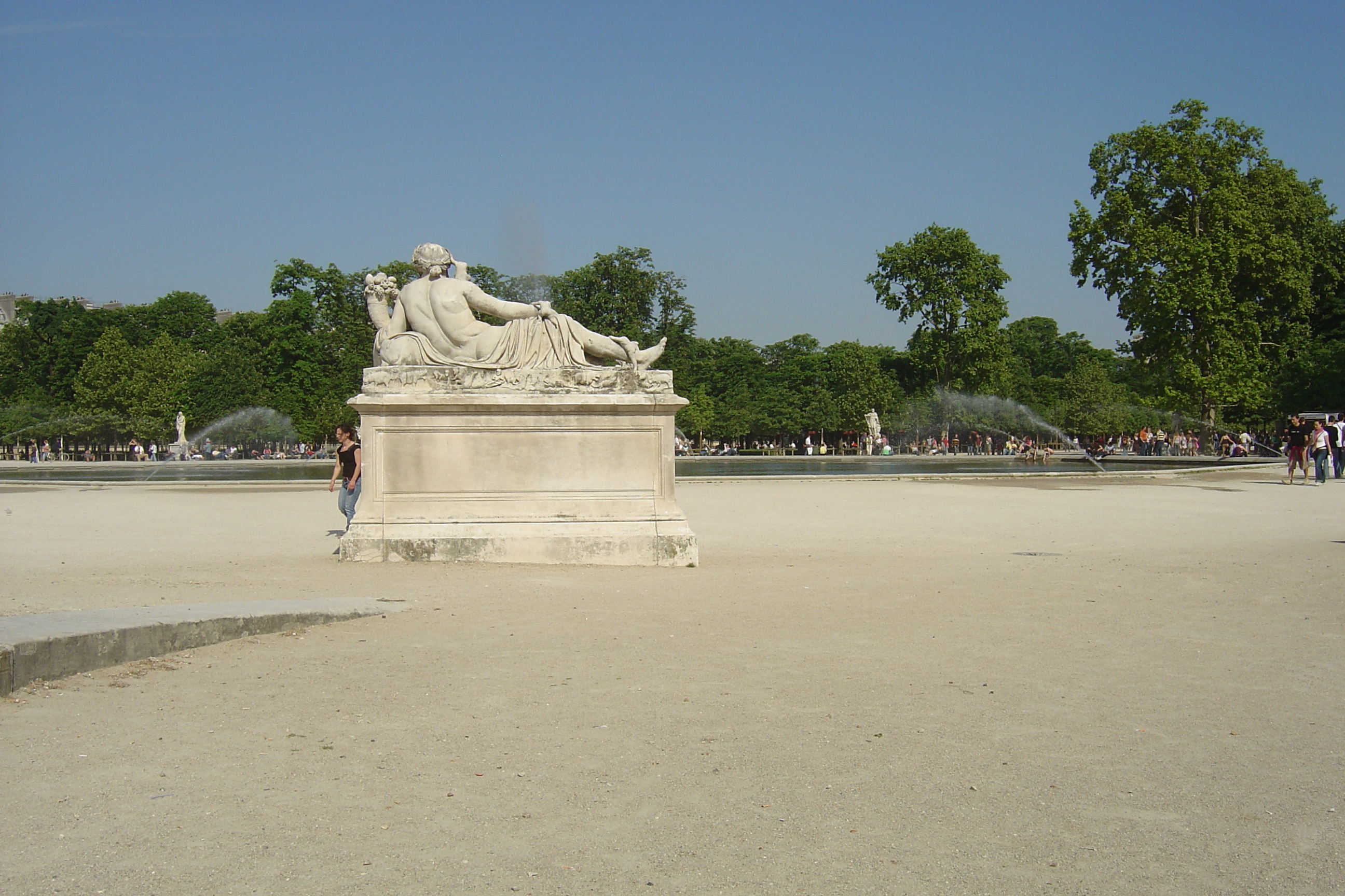 Picture France Paris Garden of Tuileries 2007-05 100 - Center Garden of Tuileries