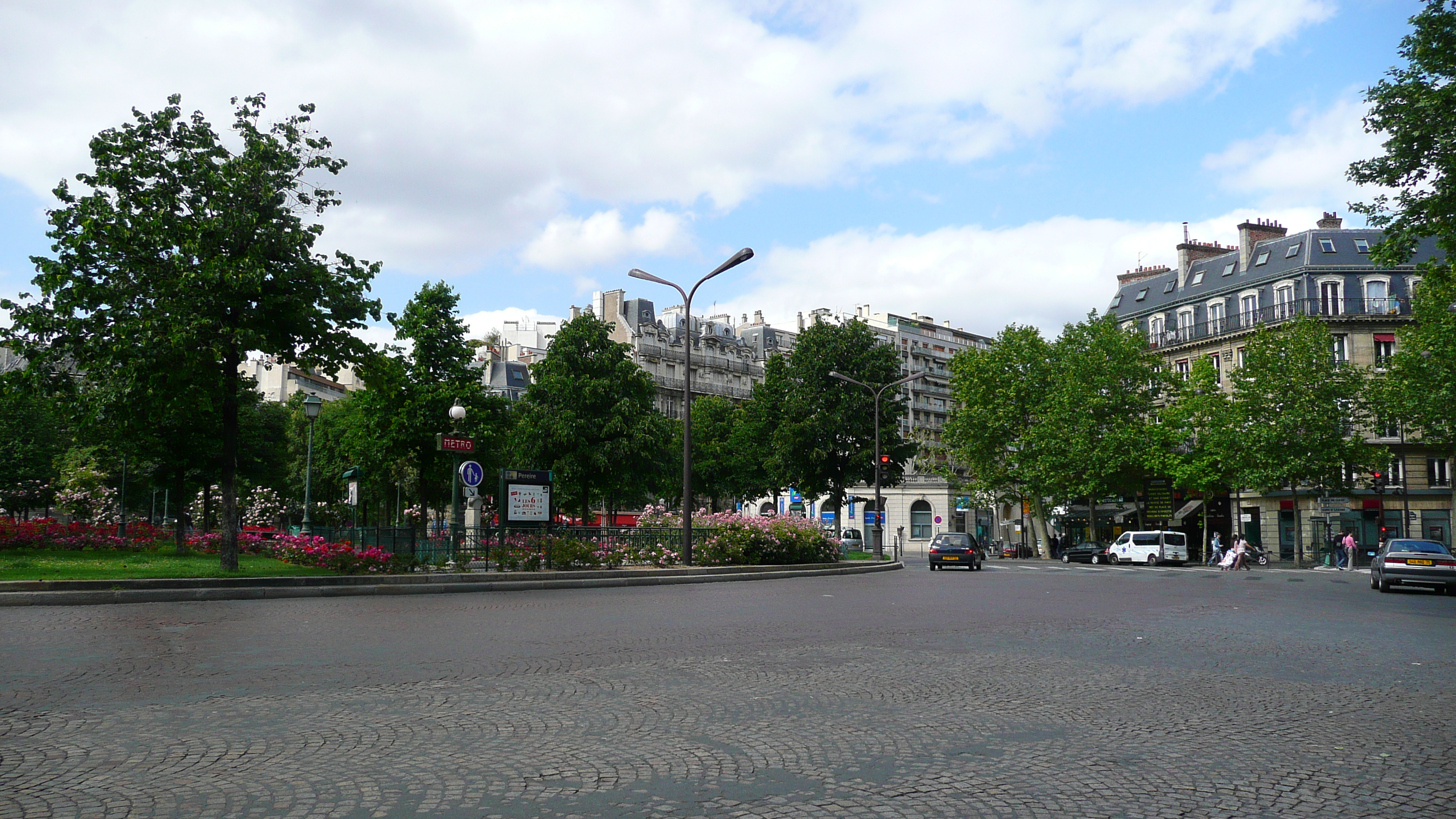 Picture France Paris 17th Arrondissement Place Pereire 2007-05 42 - Tours Place Pereire