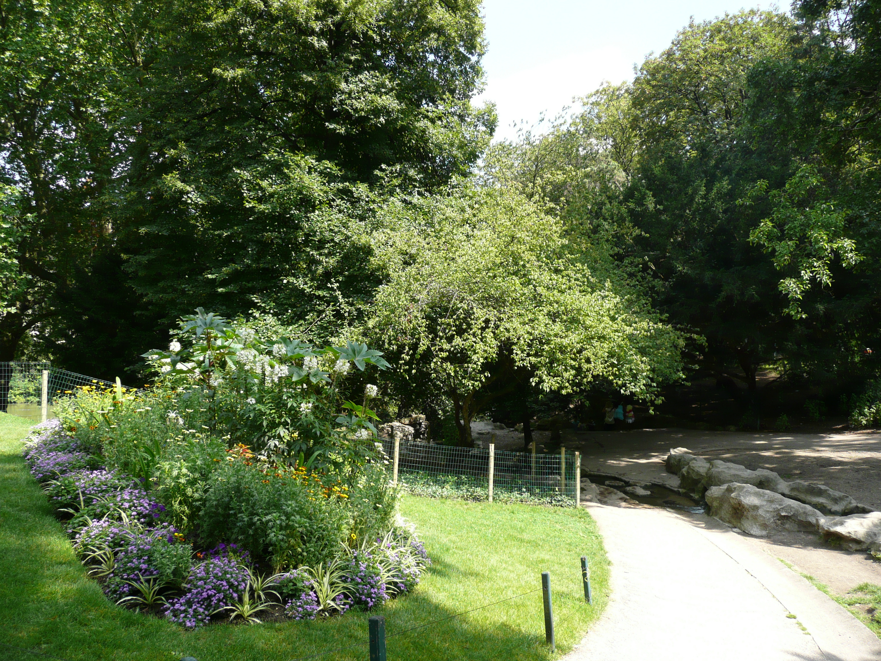 Picture France Paris Parc des Butes Chaumont 2007-08 136 - Center Parc des Butes Chaumont