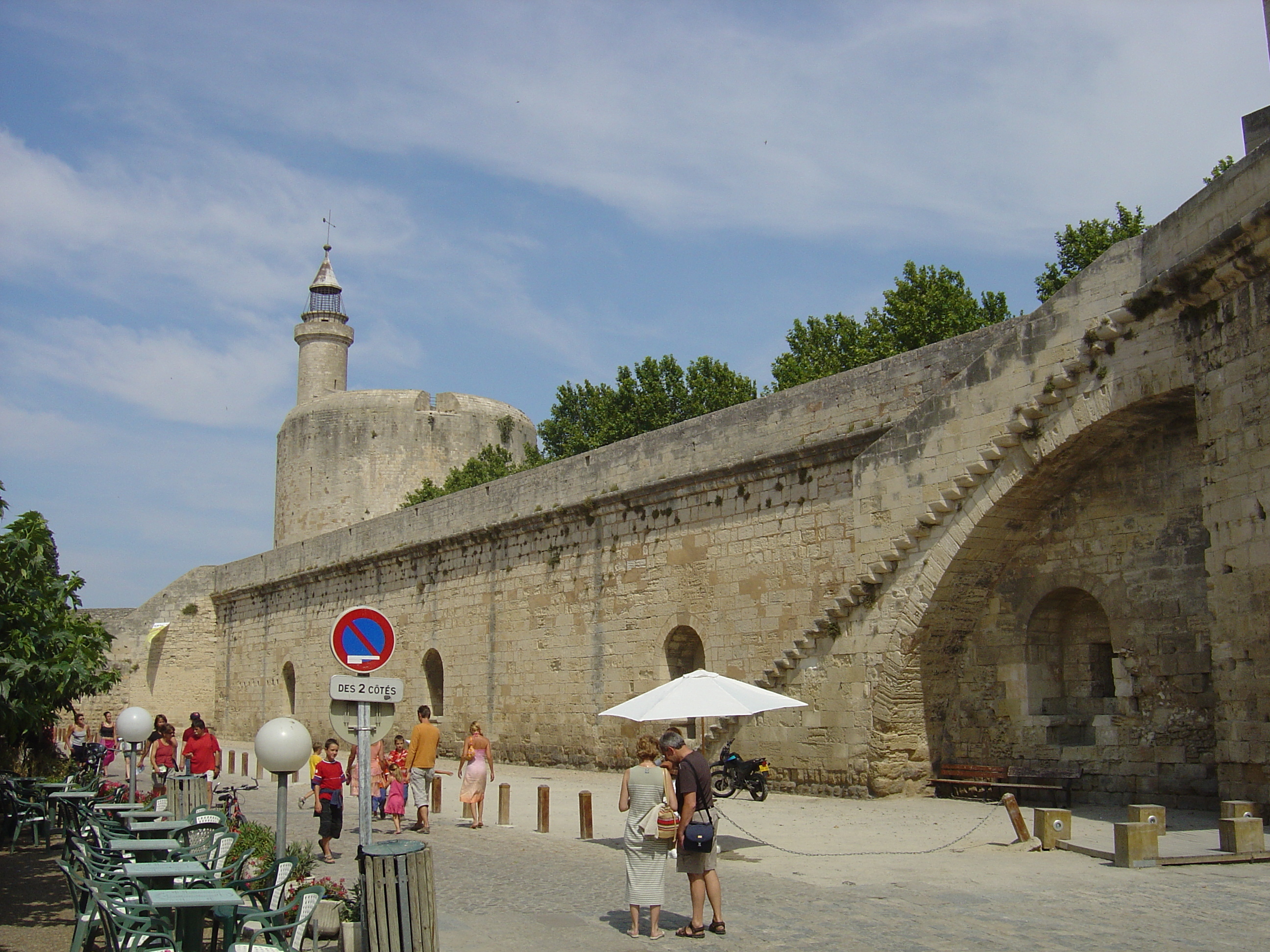 Picture France Aigues Mortes 2004-08 24 - Tours Aigues Mortes