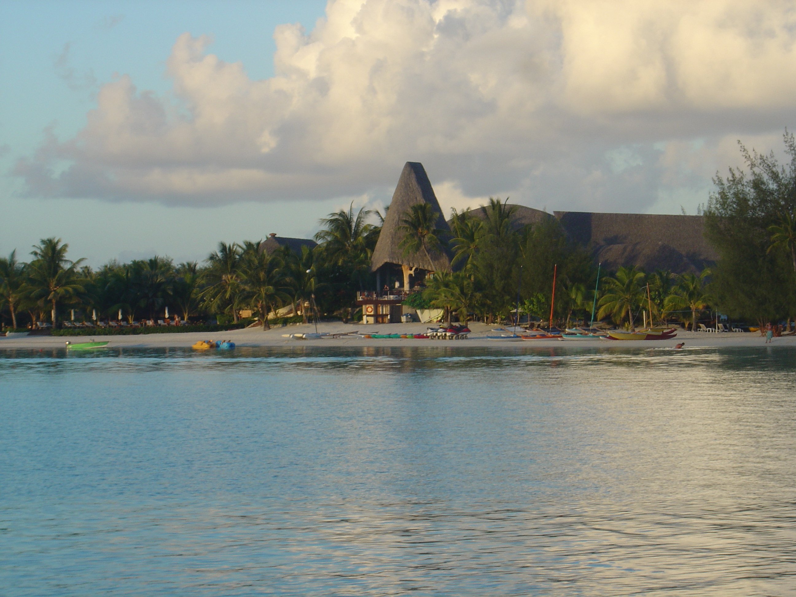 Picture Polynesia Meridien Bora Bora Hotel 2006-04 73 - Tours Meridien Bora Bora Hotel