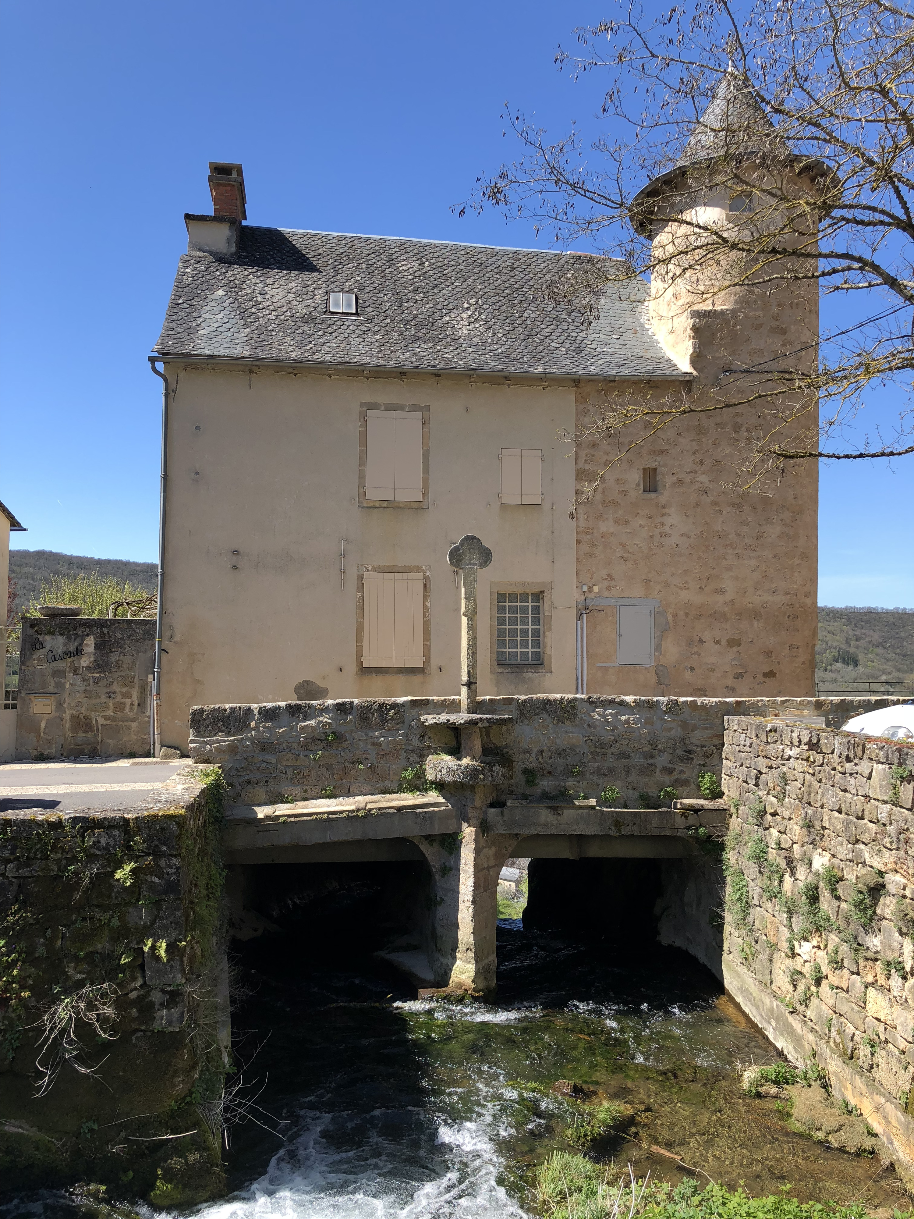 Picture France Salles la Source 2018-04 65 - Tours Salles la Source