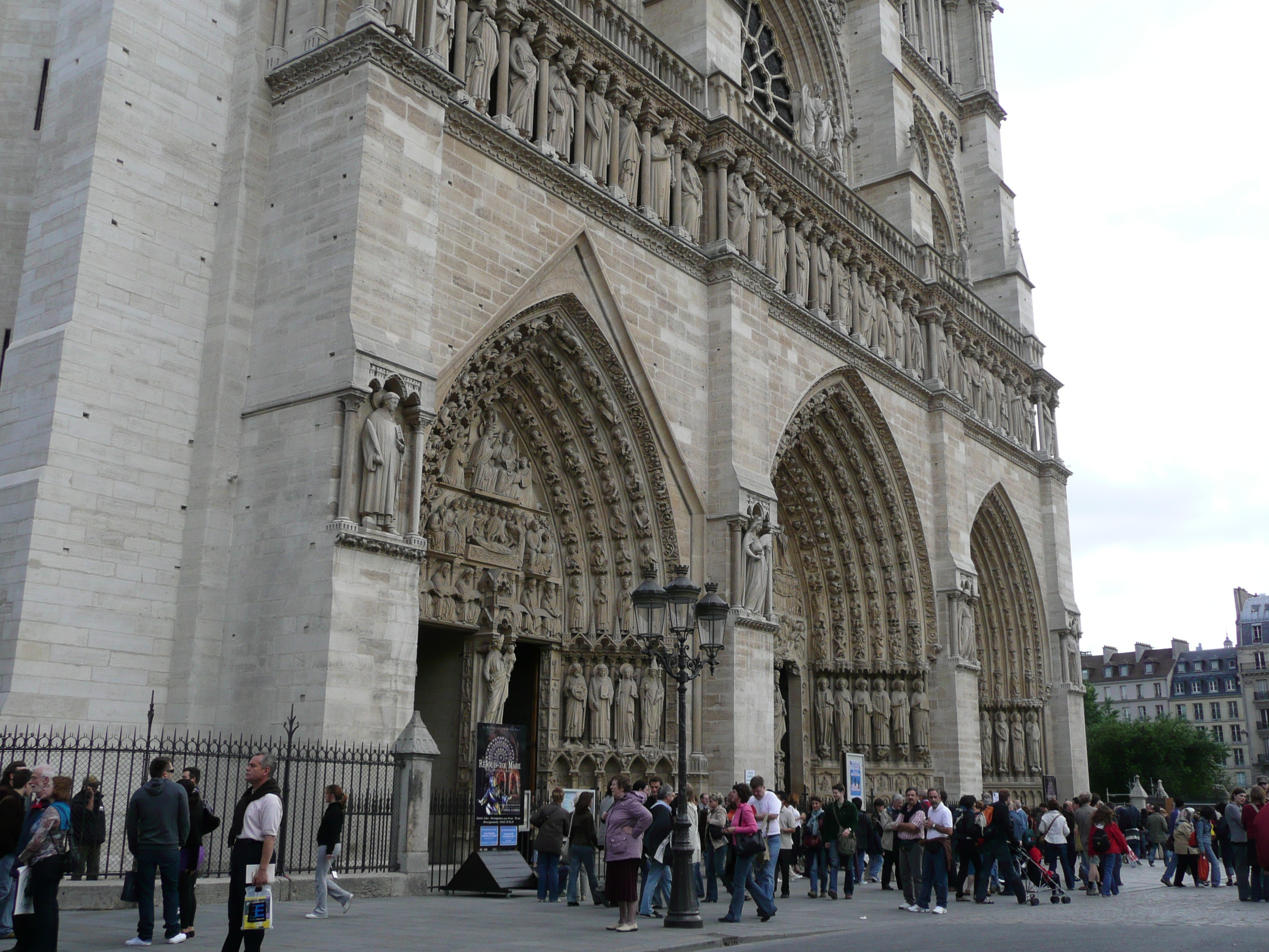 Picture France Paris Notre Dame 2007-05 247 - Recreation Notre Dame