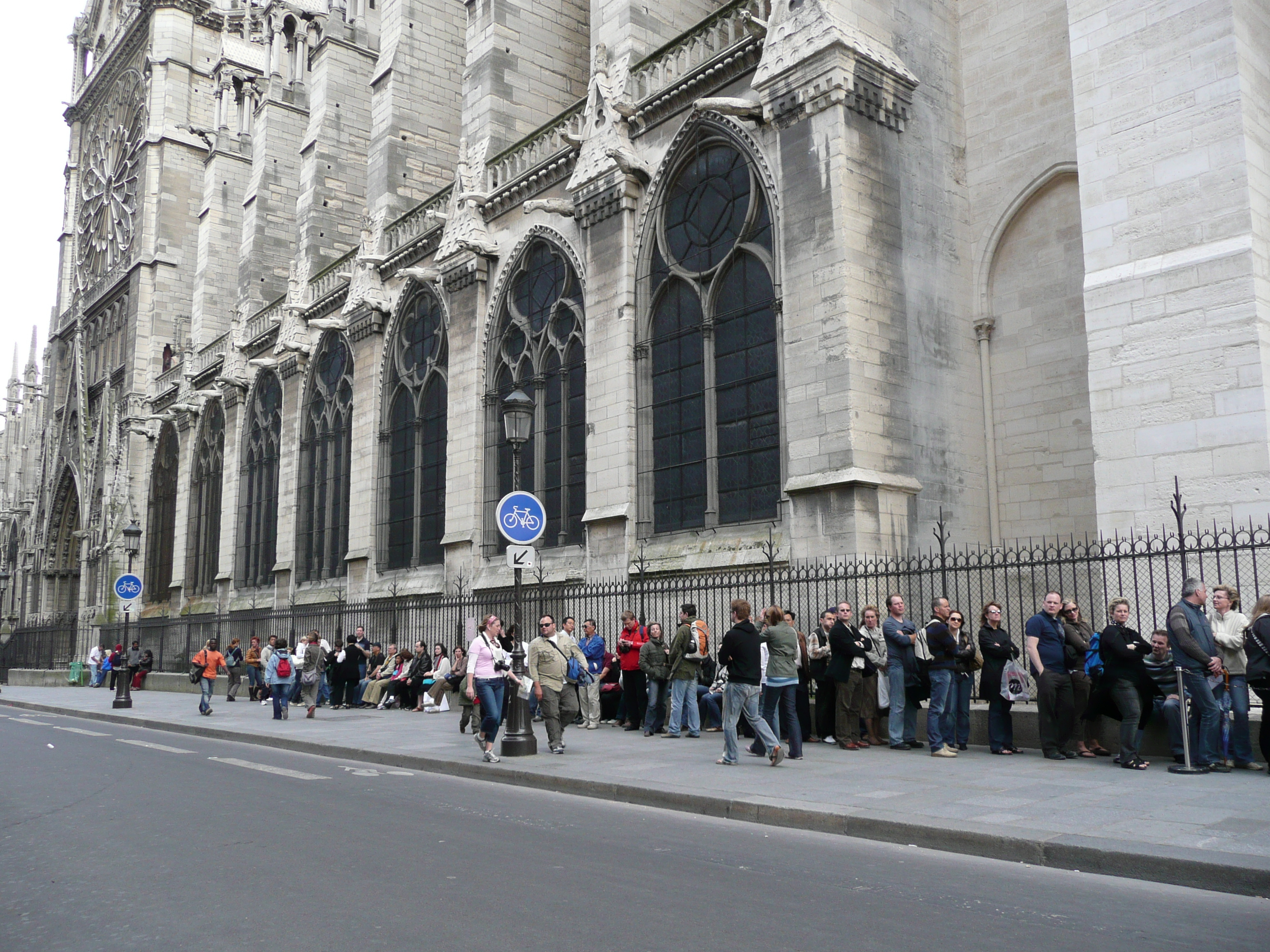 Picture France Paris Notre Dame 2007-05 44 - Recreation Notre Dame