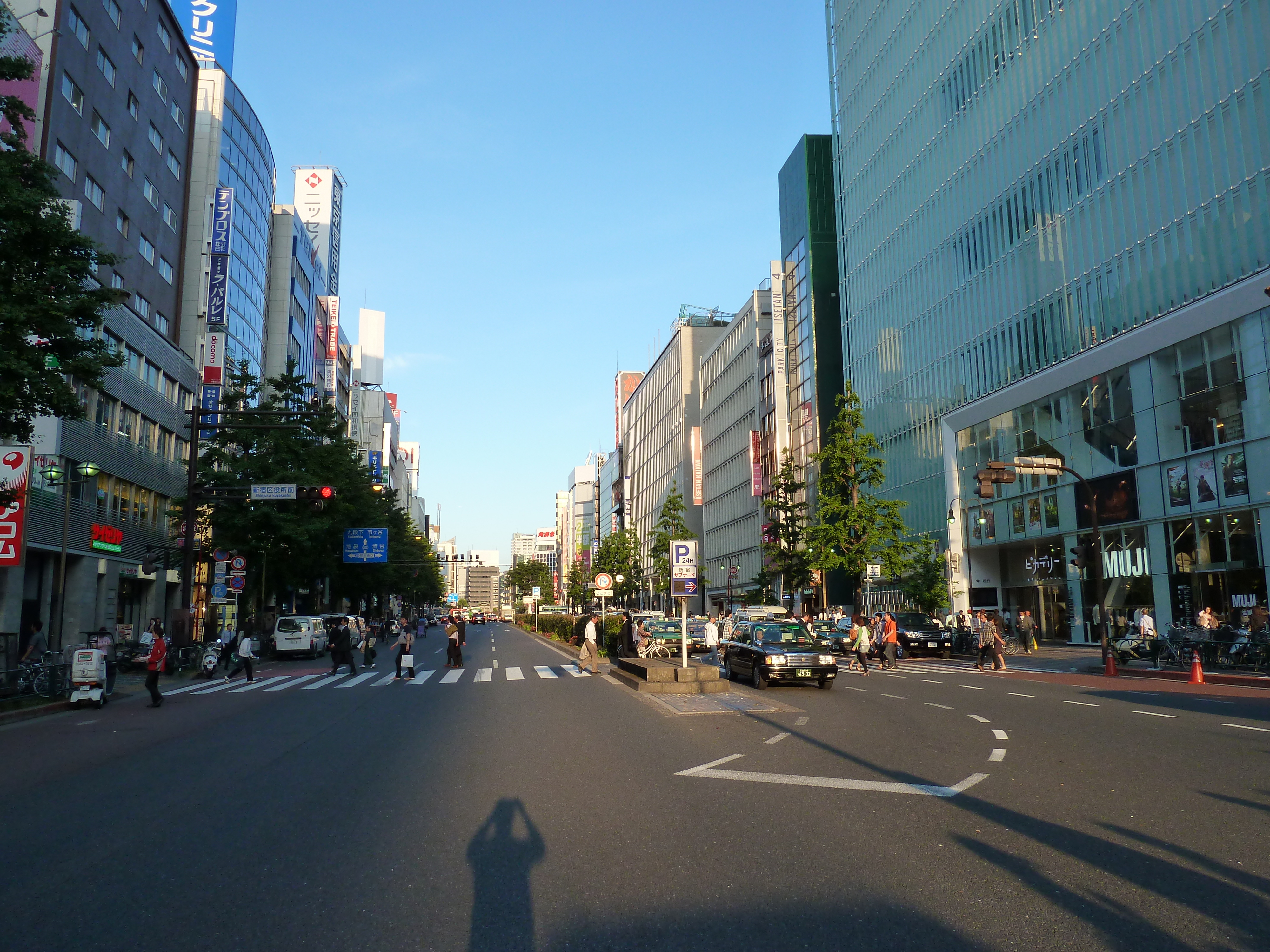 Picture Japan Tokyo Shinjuku 2010-06 71 - Discovery Shinjuku