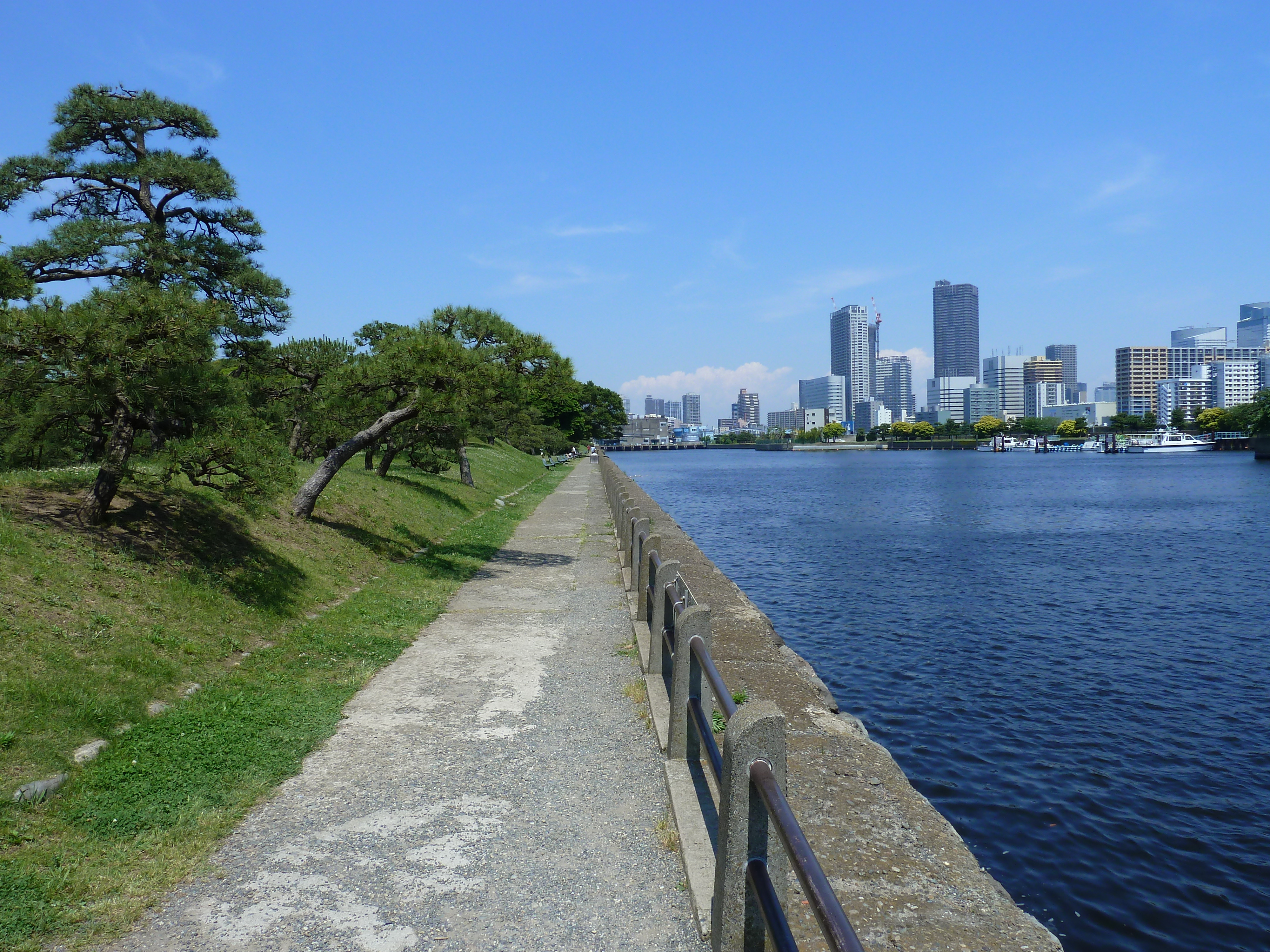 Picture Japan Tokyo Hama rikyu Gardens 2010-06 5 - Around Hama rikyu Gardens