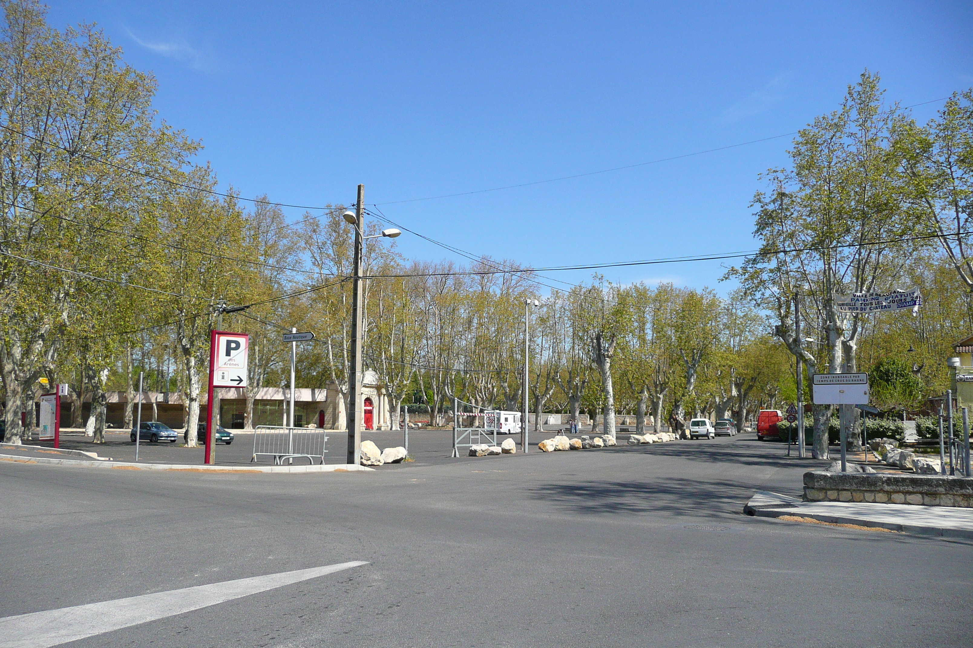 Picture France Beaucaire 2008-04 33 - Center Beaucaire