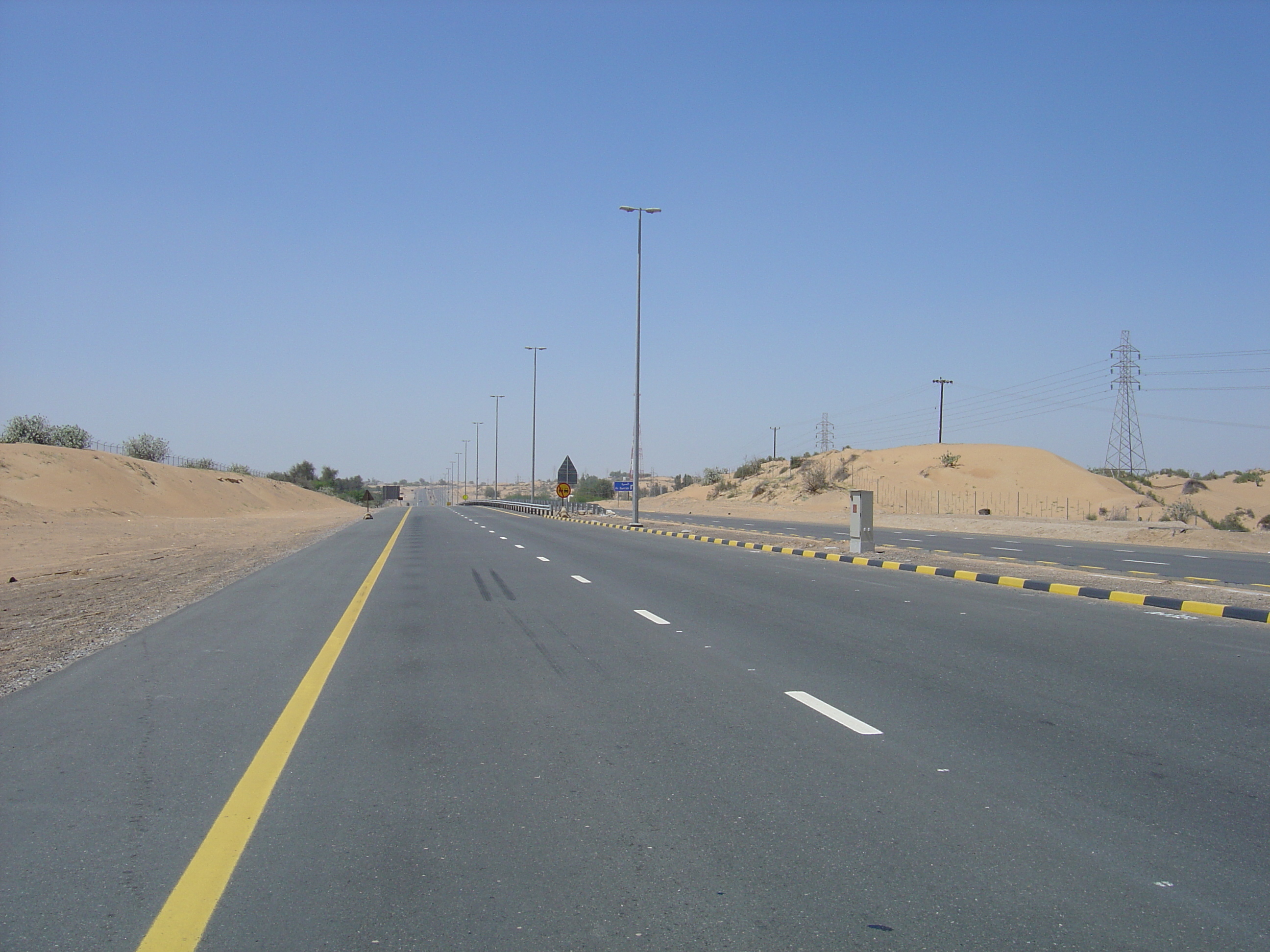 Picture United Arab Emirates Road near Ajman 2005-03 2 - Center Road near Ajman