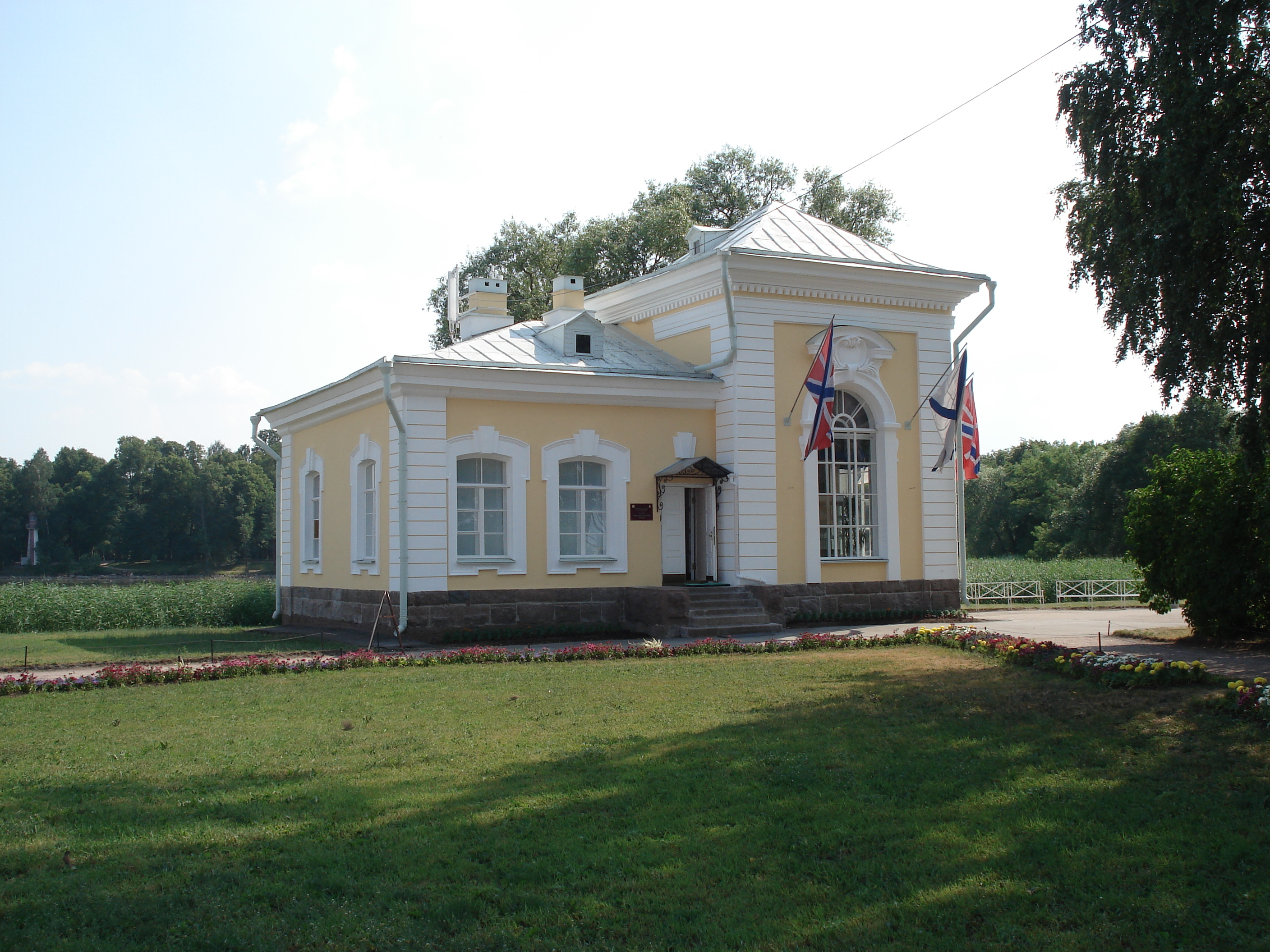 Picture Russia Petrodvorets 2006-07 48 - History Petrodvorets