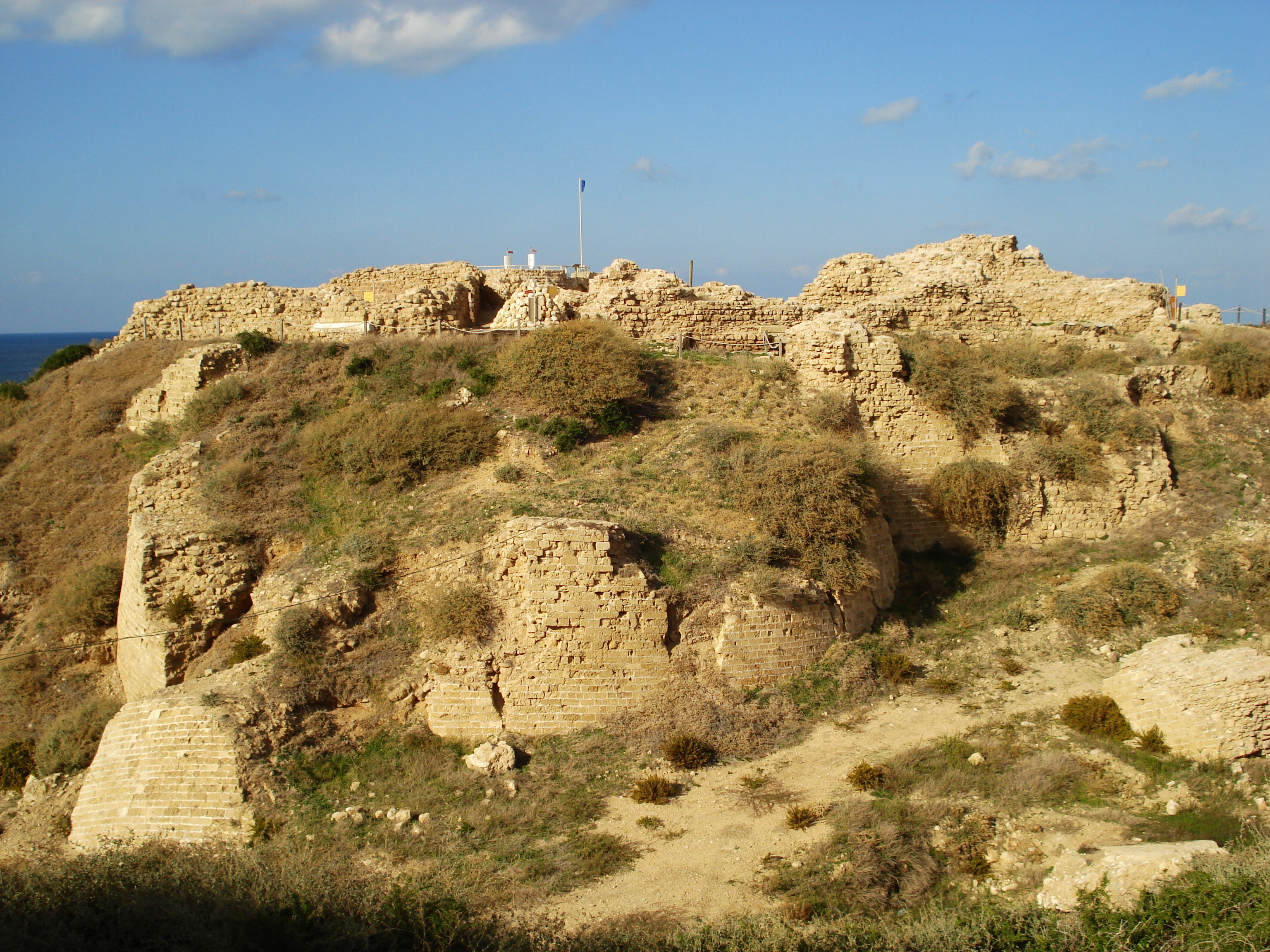 Picture Israel Apollonia 2006-12 88 - Center Apollonia