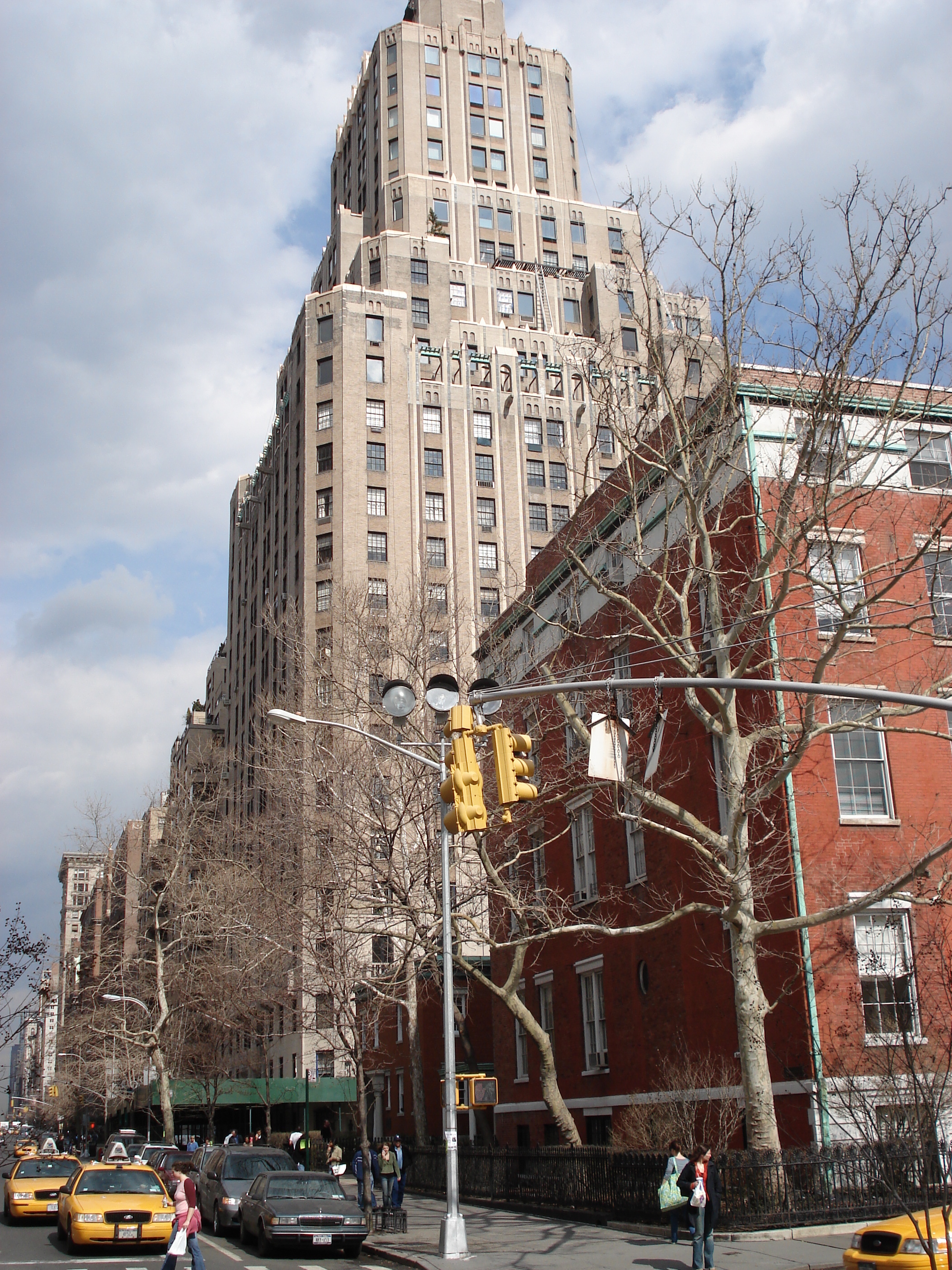 Picture United States New York Washington Square 2006-03 13 - Discovery Washington Square