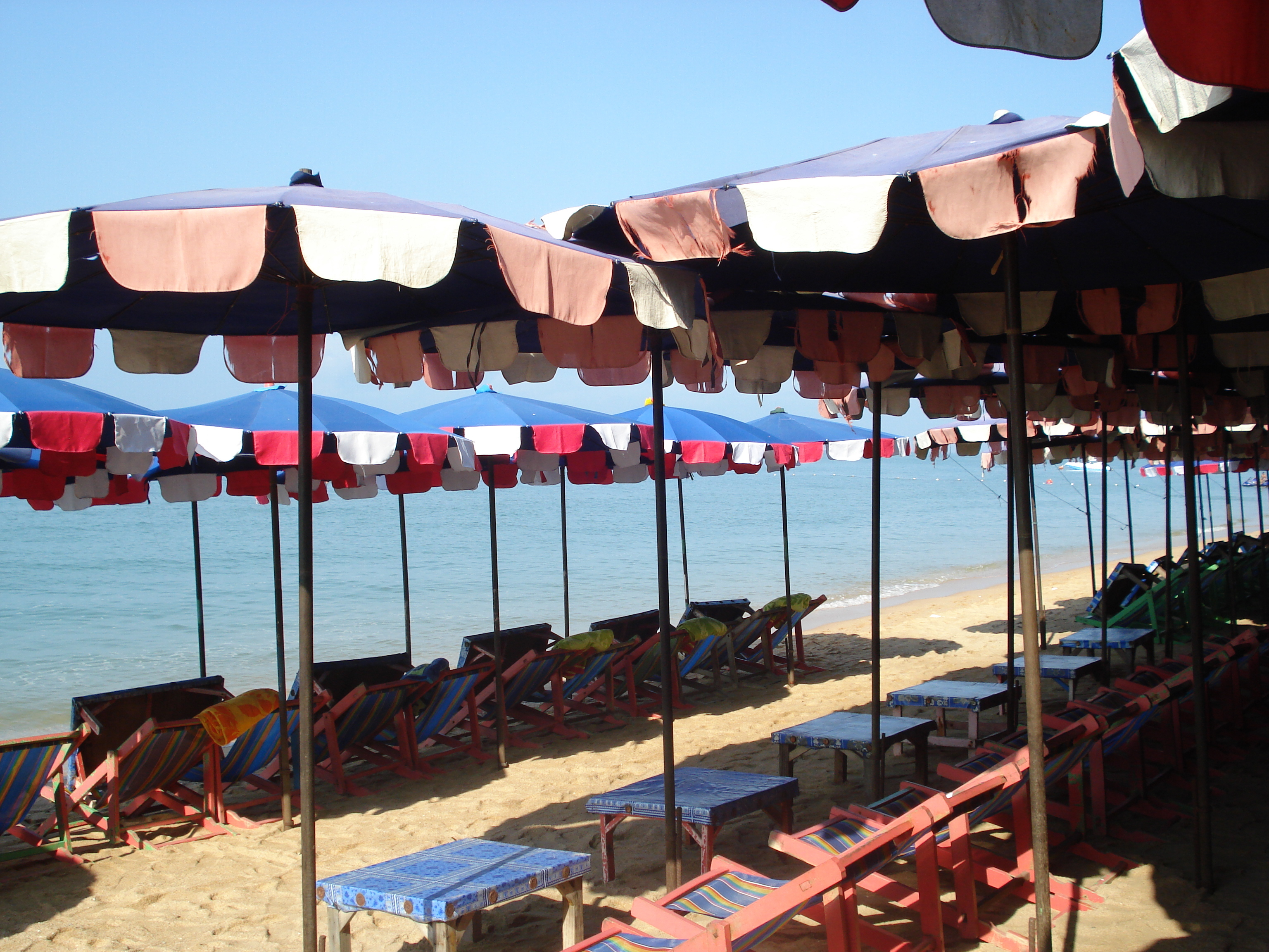 Picture Thailand Pattaya Dongtan beach 2008-01 6 - Center Dongtan beach