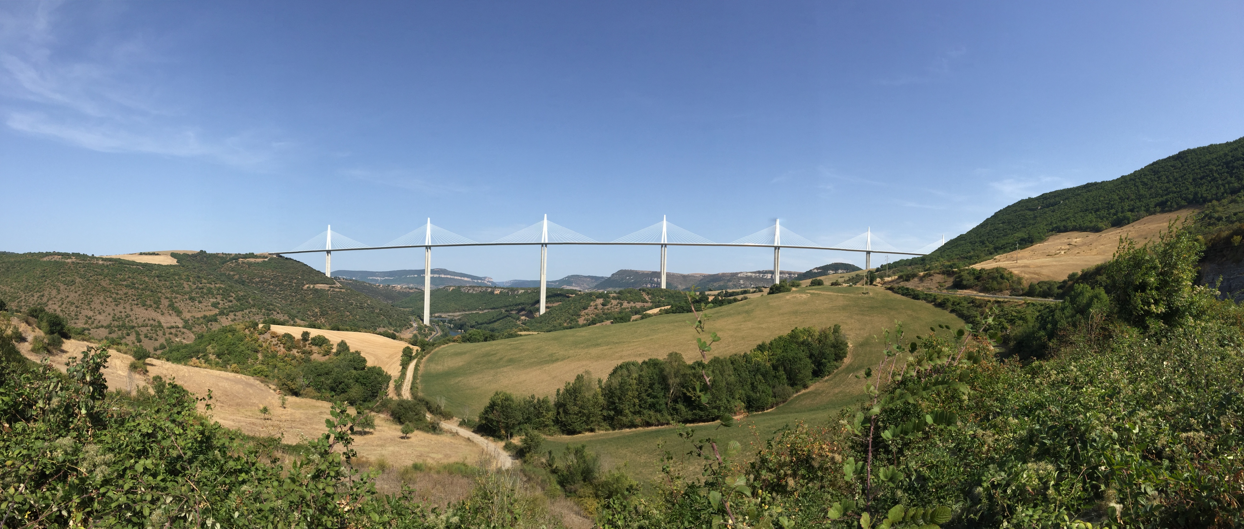 Picture France Viaduc de Millau 2017-08 2 - Tour Viaduc de Millau