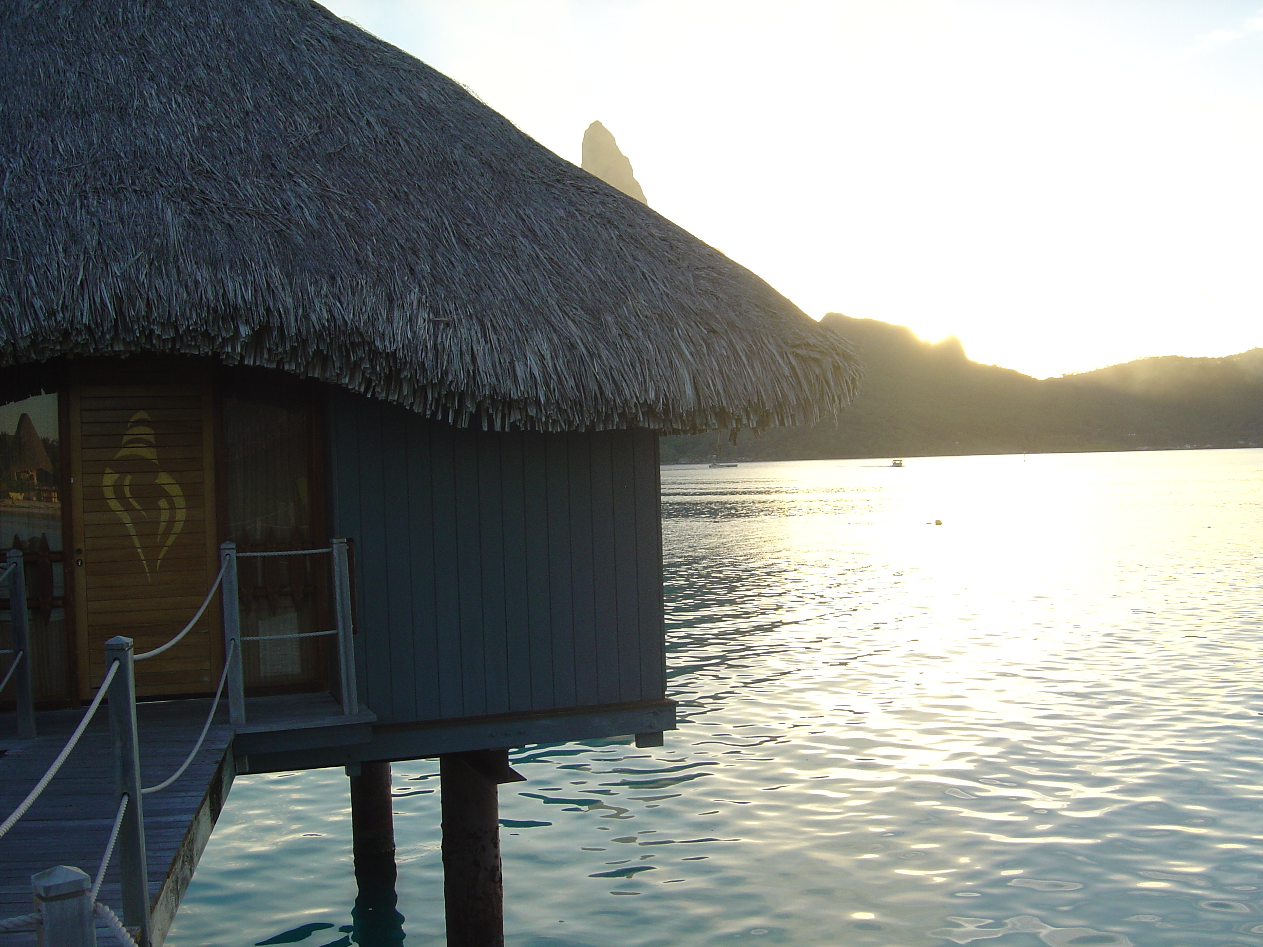 Picture Polynesia Meridien Bora Bora Hotel 2006-04 59 - Tour Meridien Bora Bora Hotel