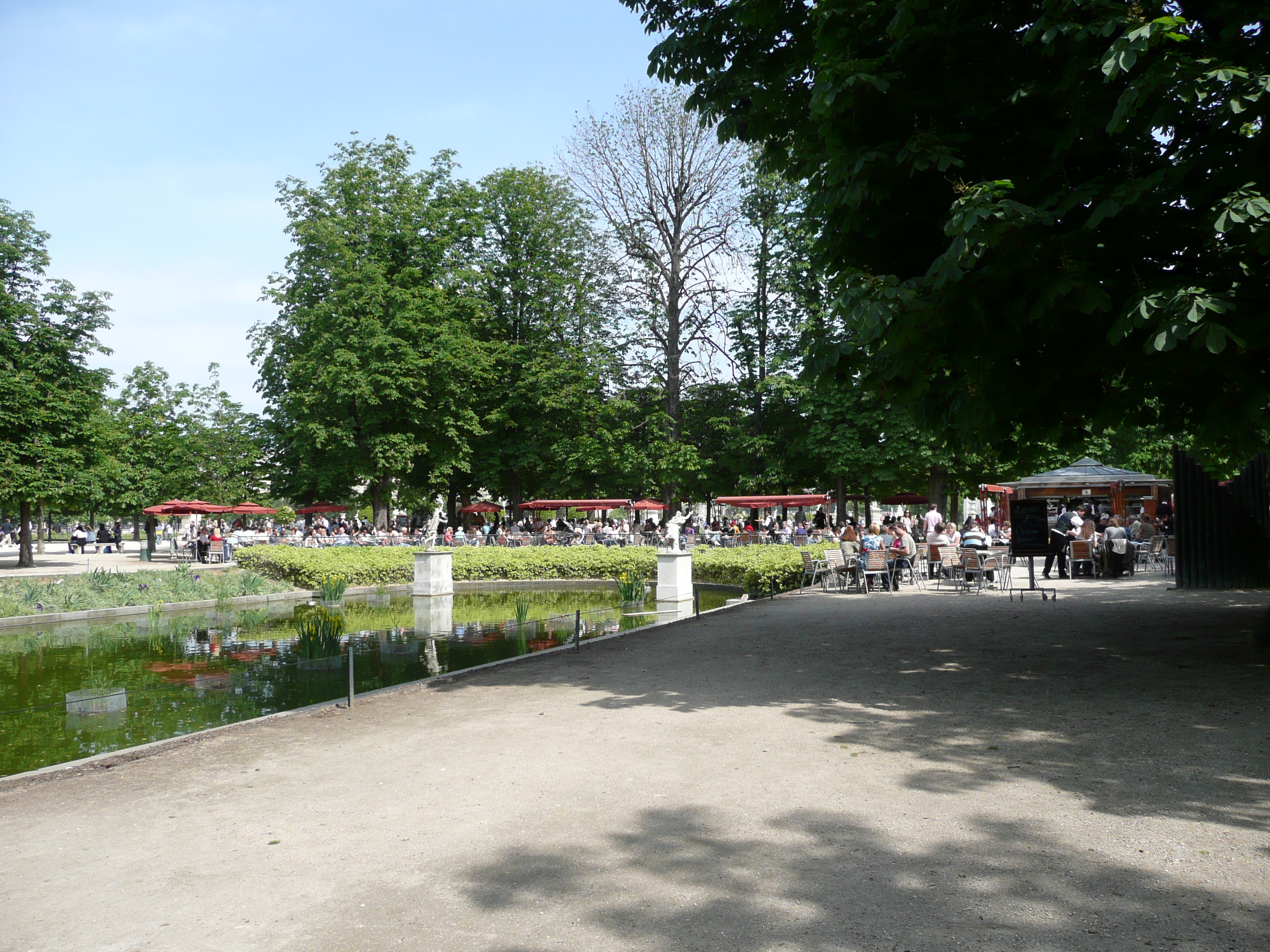 Picture France Paris Garden of Tuileries 2007-05 143 - Center Garden of Tuileries