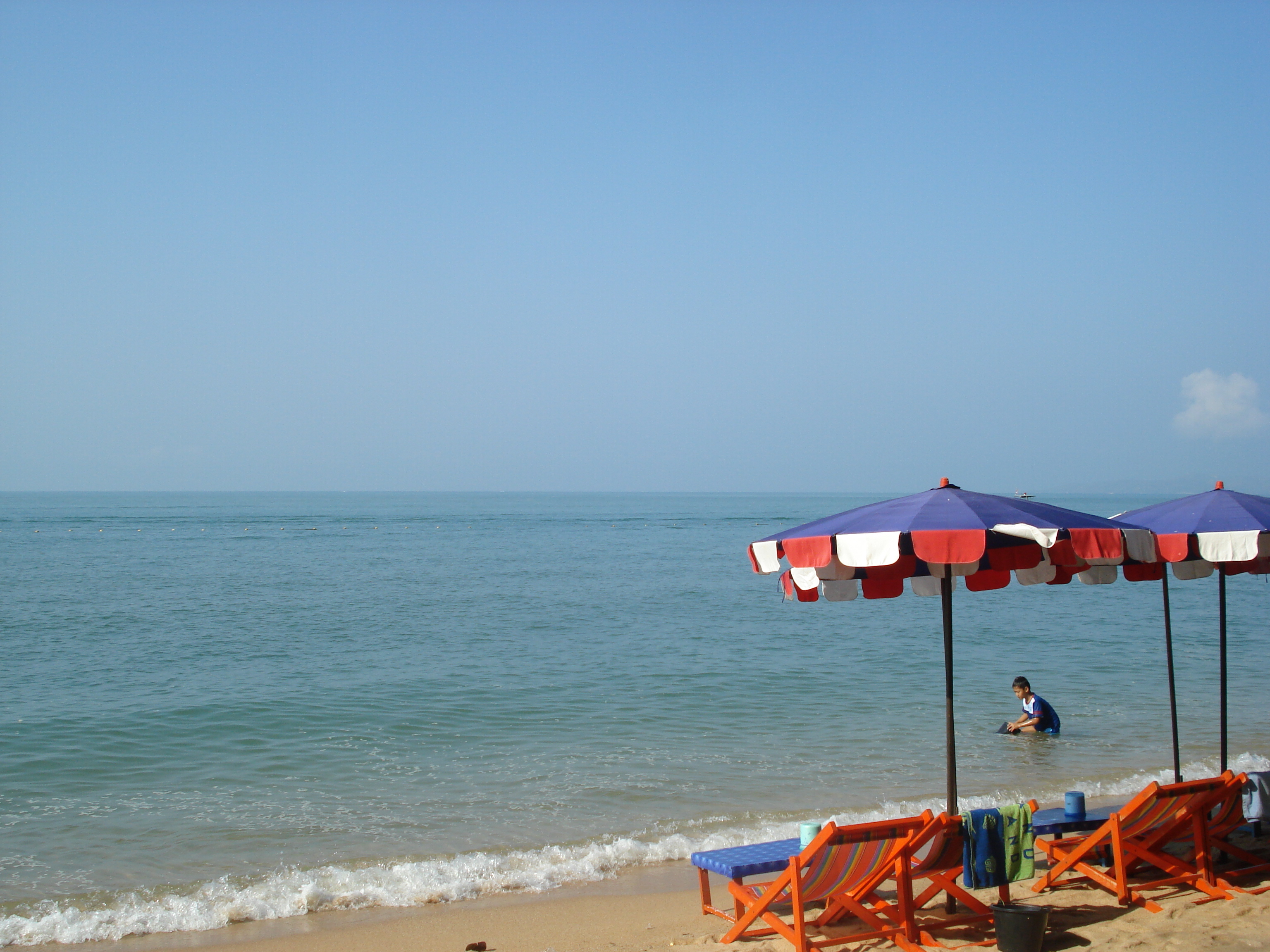 Picture Thailand Pattaya Dongtan beach 2008-01 48 - Center Dongtan beach