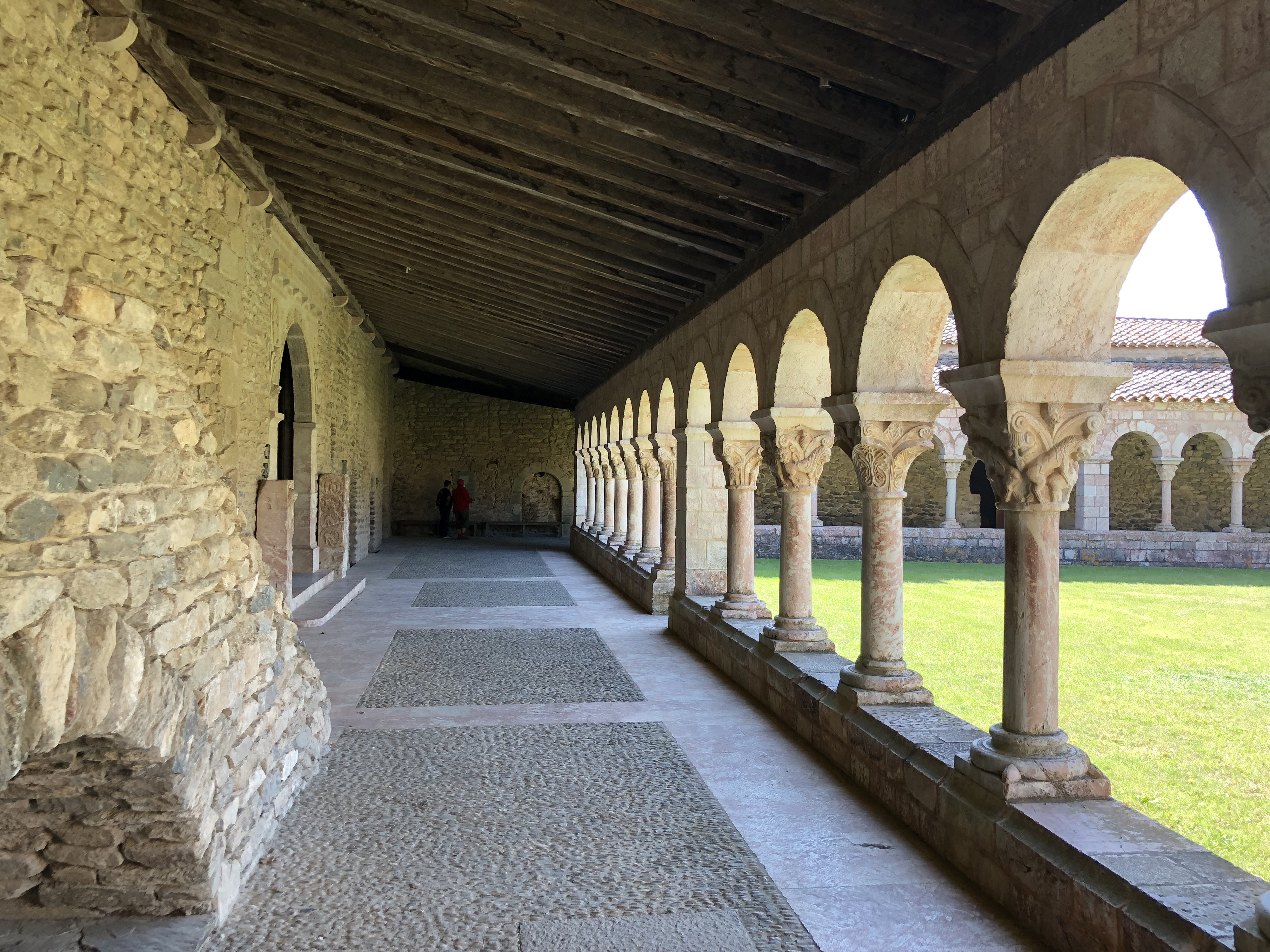 Picture France Abbaye Saint-Michel de Cuxa 2018-04 3 - Recreation Abbaye Saint-Michel de Cuxa