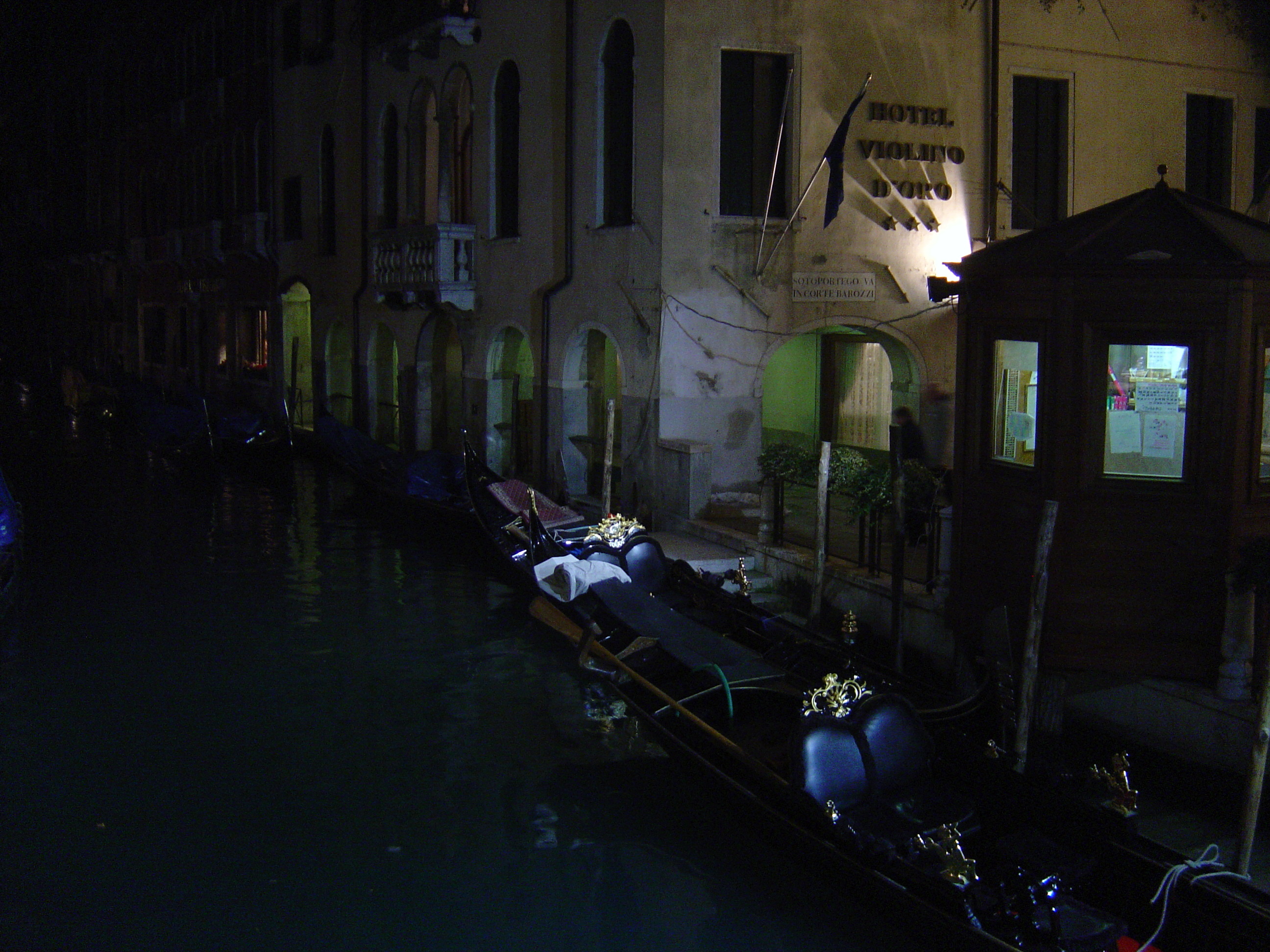 Picture Italy Venice 2005-03 335 - Discovery Venice