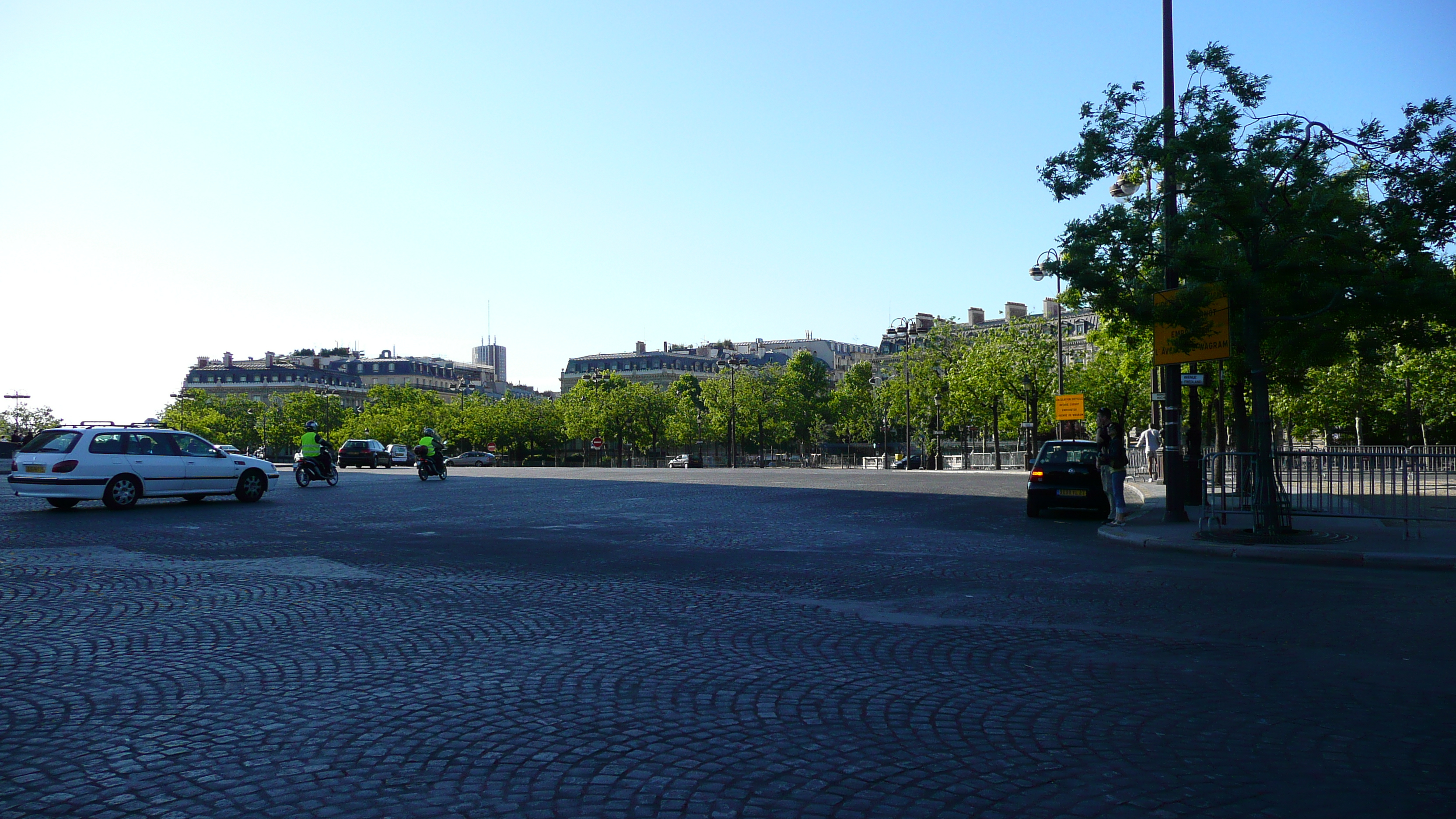 Picture France Paris Etoile and Arc de Triomphe 2007-05 61 - Journey Etoile and Arc de Triomphe