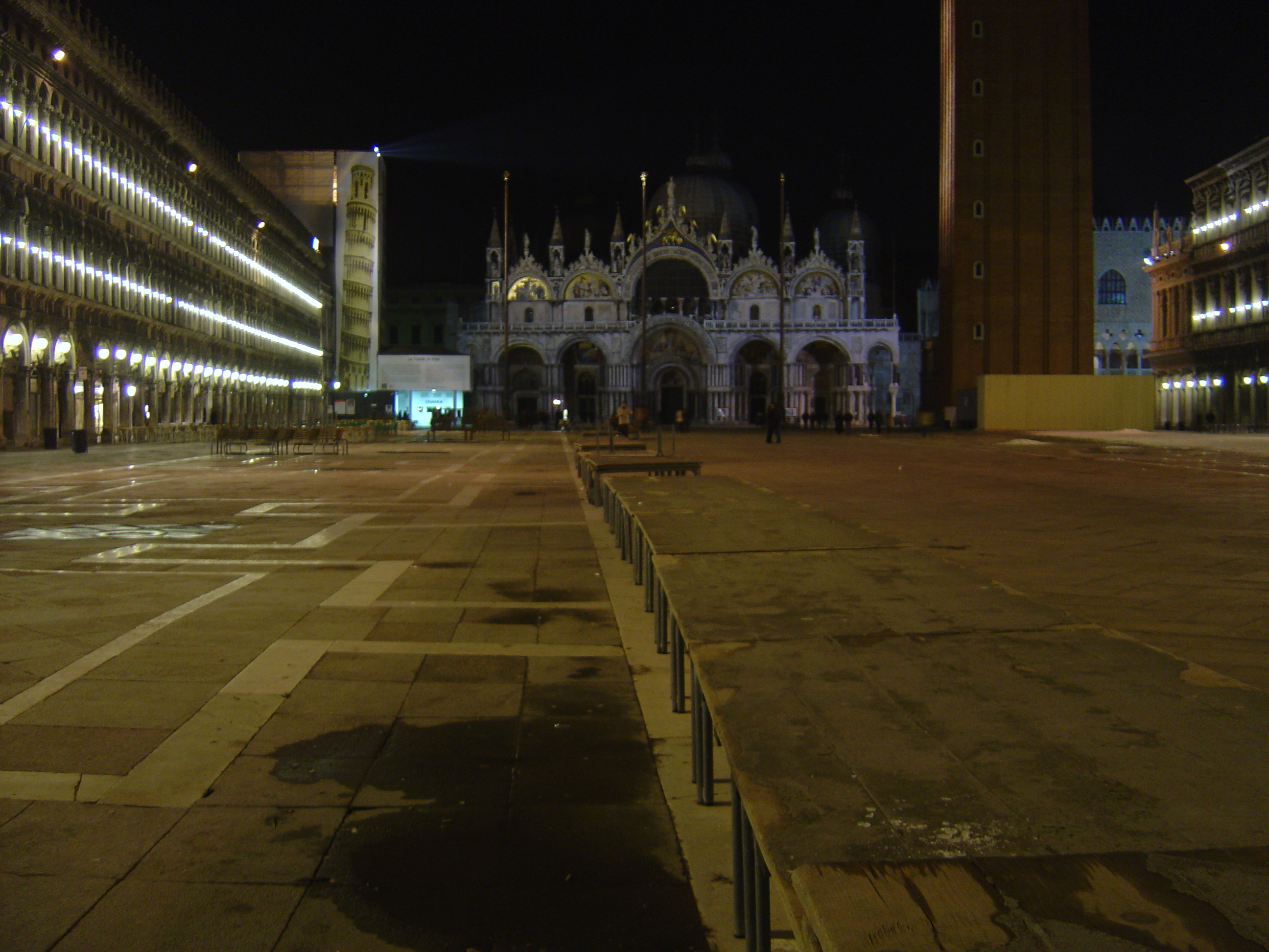 Picture Italy Venice 2005-03 334 - Recreation Venice