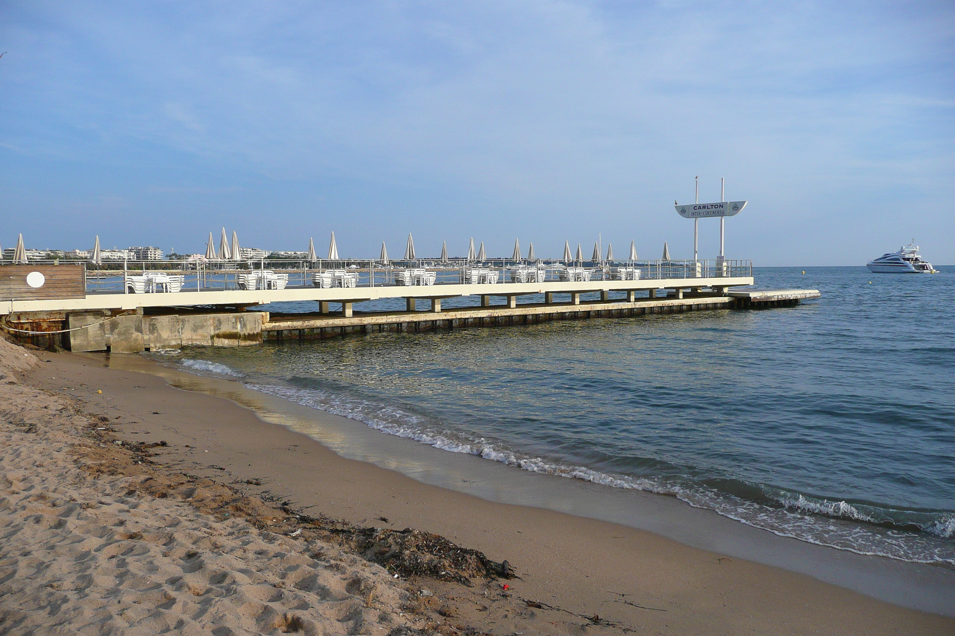 Picture France Cannes Beach 2008-04 49 - Recreation Beach