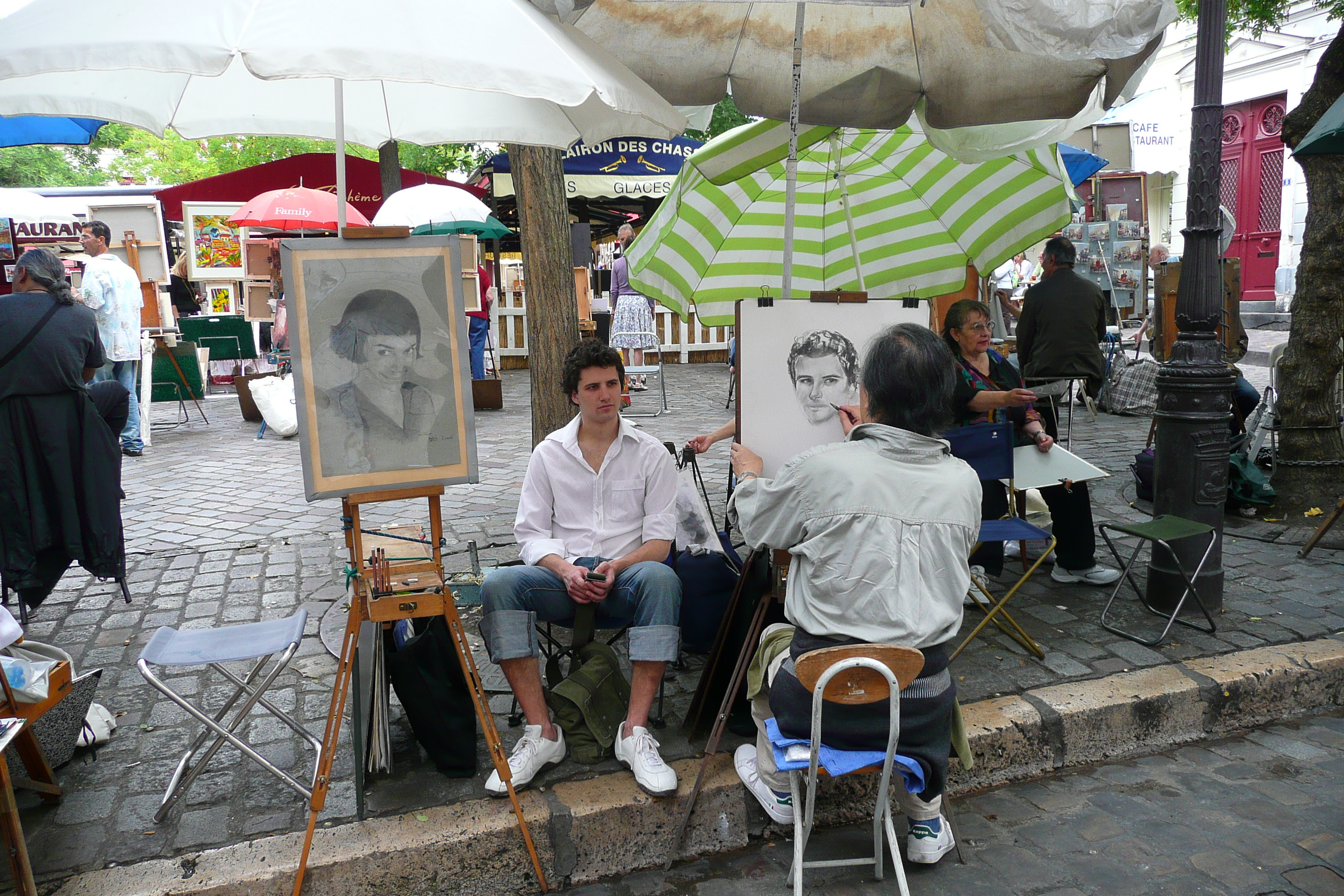 Picture France Paris Place du Tertre 2007-06 3 - Discovery Place du Tertre