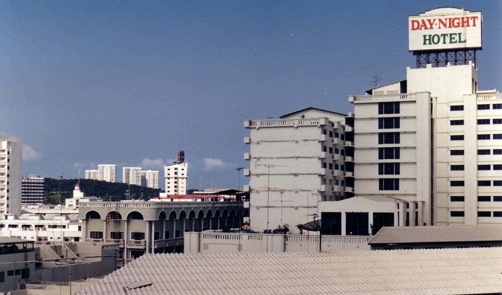 Picture Thailand Pattaya 1990-04 4 - Discovery Pattaya