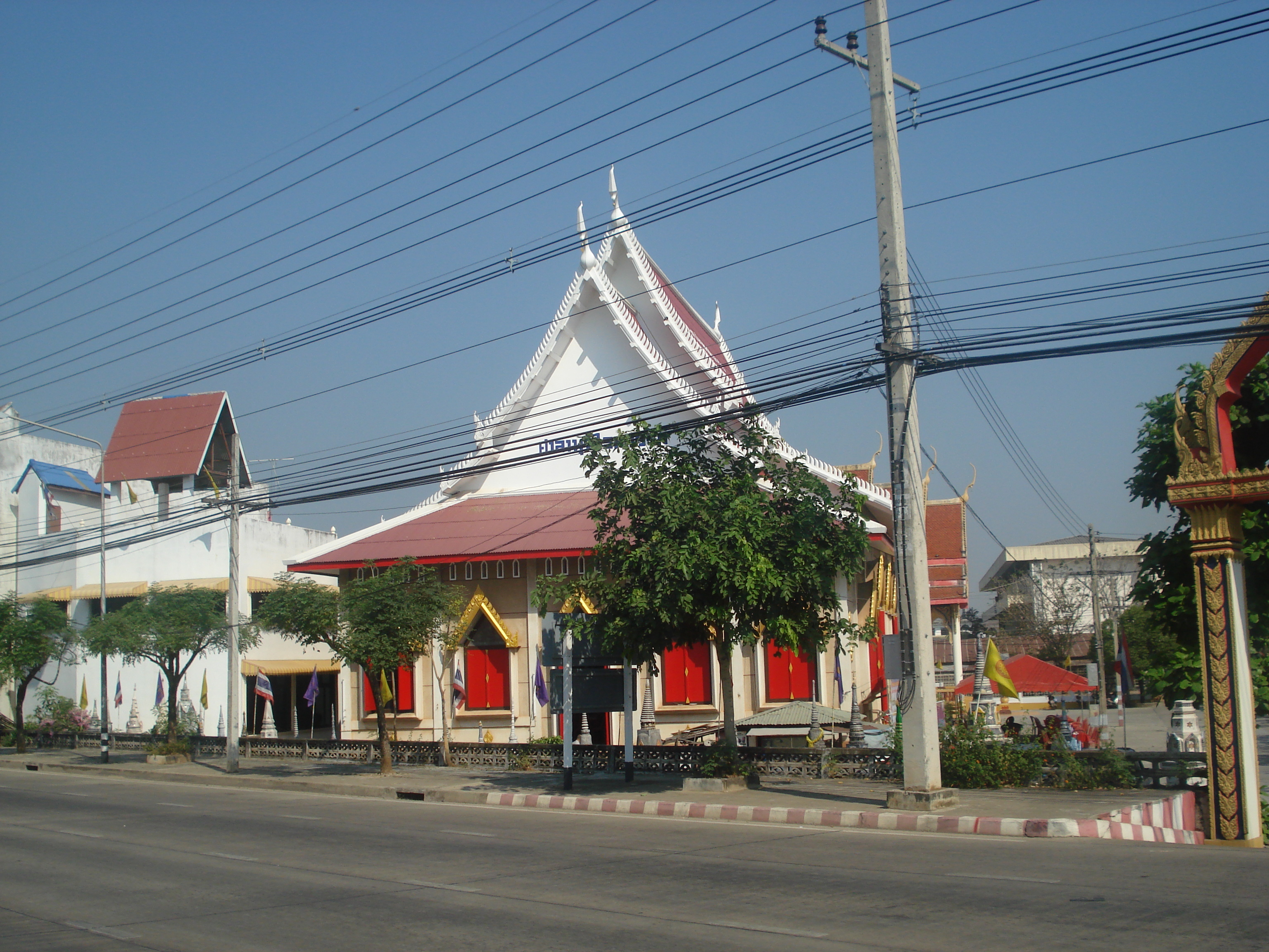 Picture Thailand Phitsanulok Wat Kuhasawan 2008-01 10 - Recreation Wat Kuhasawan