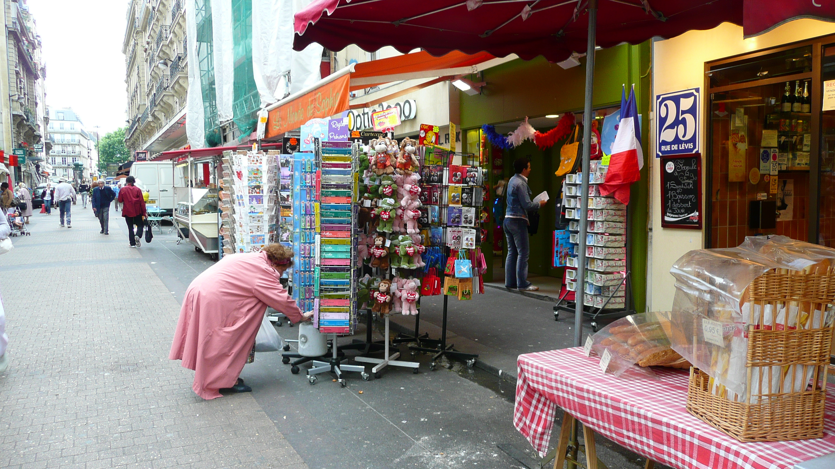 Picture France Paris 17th Arrondissement Rue Levis 2007-05 39 - Journey Rue Levis