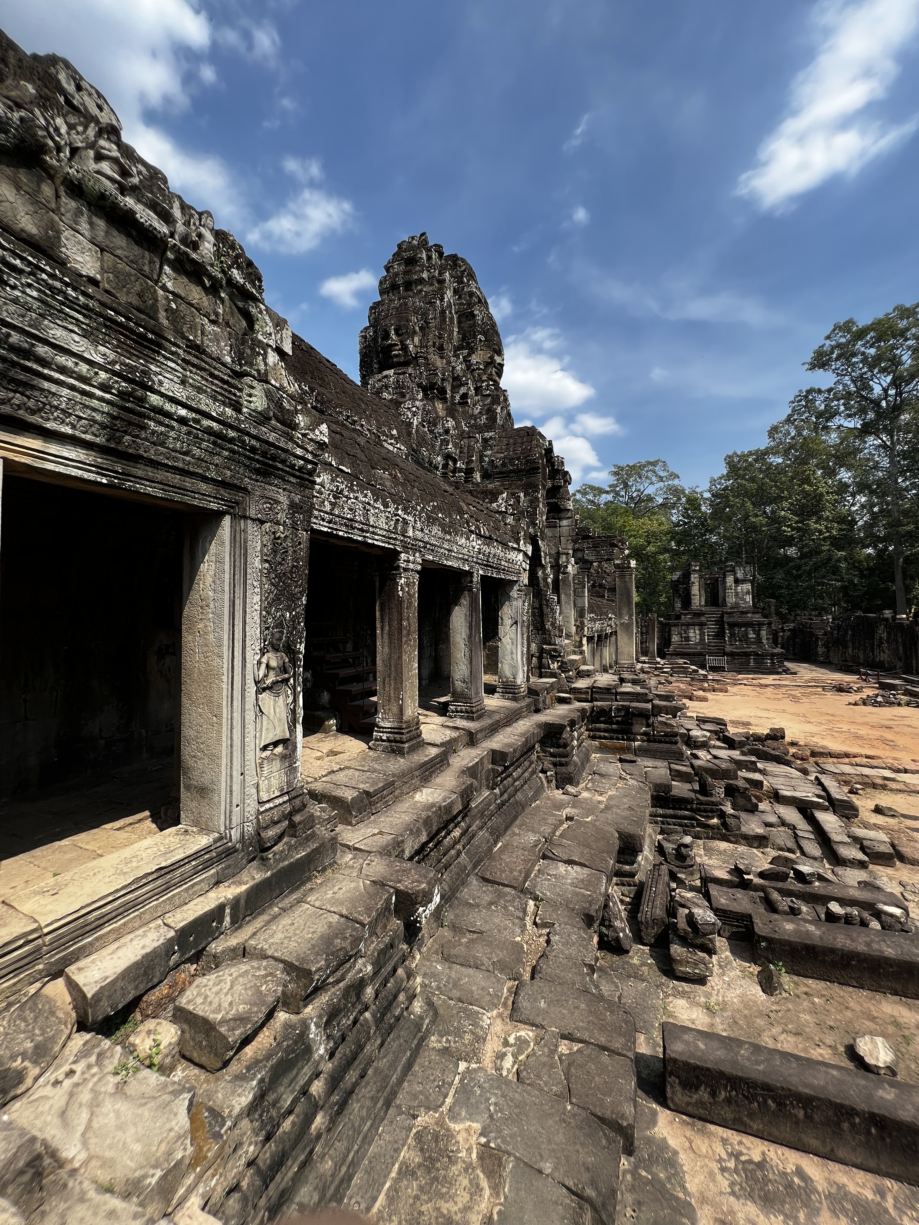 Picture Cambodia Siem Reap Bayon 2023-01 25 - Journey Bayon