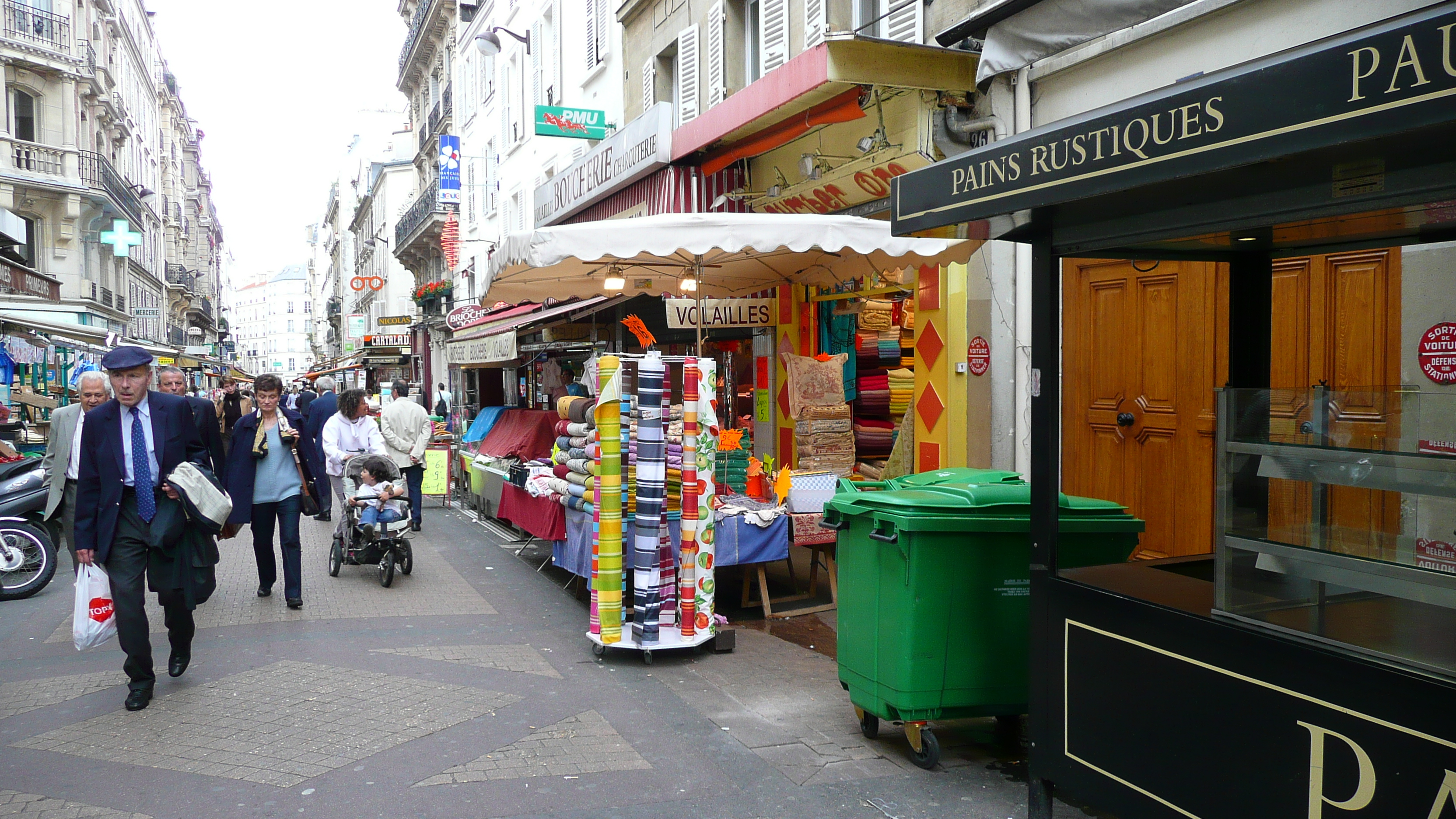 Picture France Paris 17th Arrondissement Rue Levis 2007-05 41 - Discovery Rue Levis