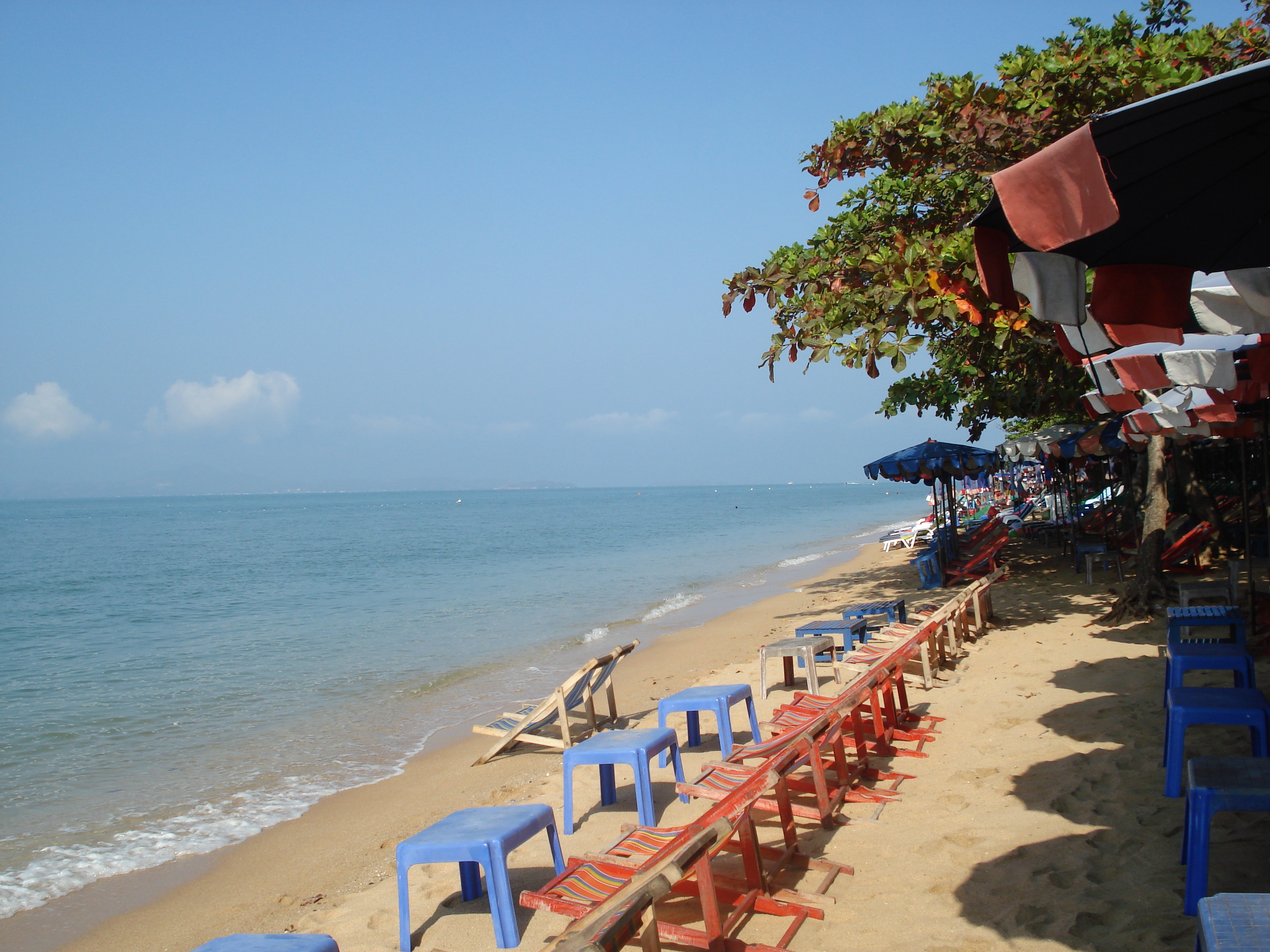 Picture Thailand Pattaya Dongtan beach 2008-01 25 - Center Dongtan beach