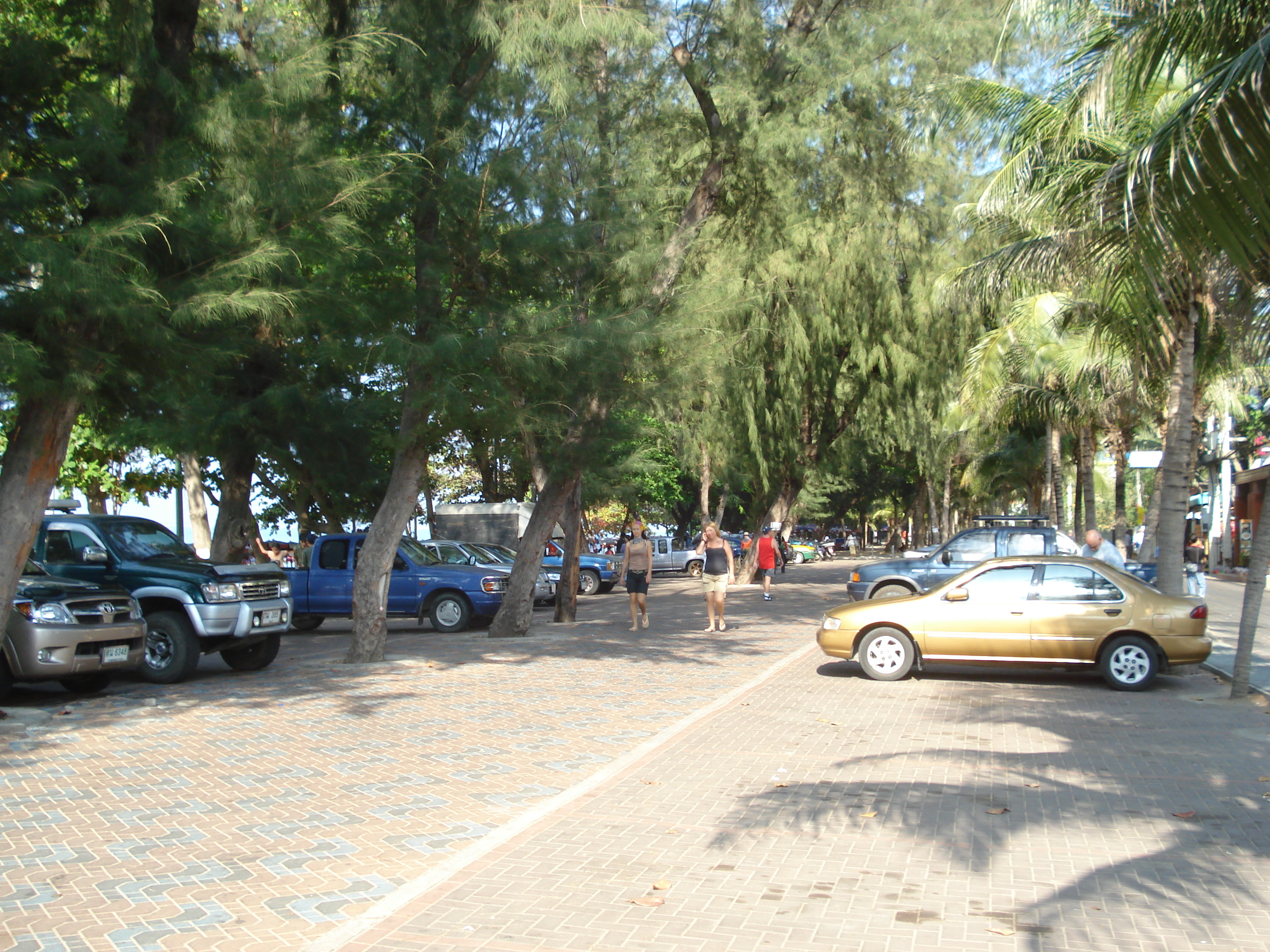 Picture Thailand Pattaya Dongtan beach 2008-01 15 - Recreation Dongtan beach