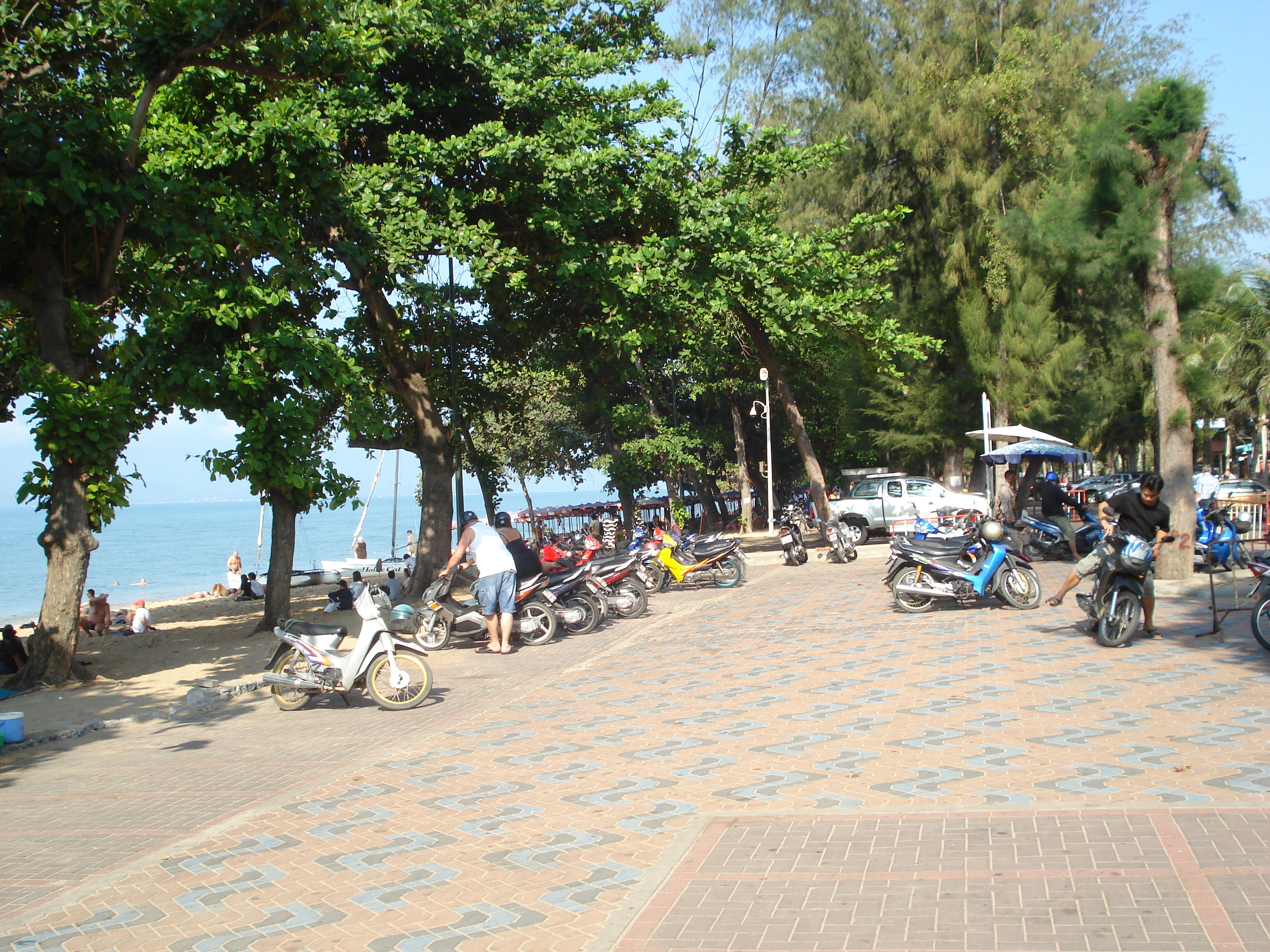 Picture Thailand Pattaya Dongtan beach 2008-01 14 - Tours Dongtan beach