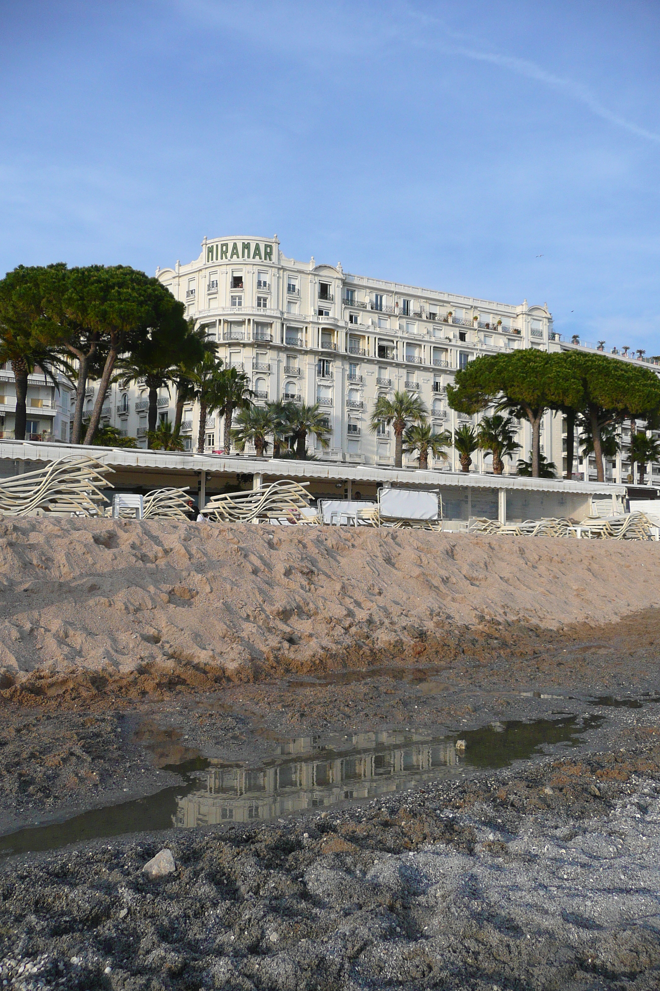 Picture France Cannes Beach 2008-04 43 - History Beach