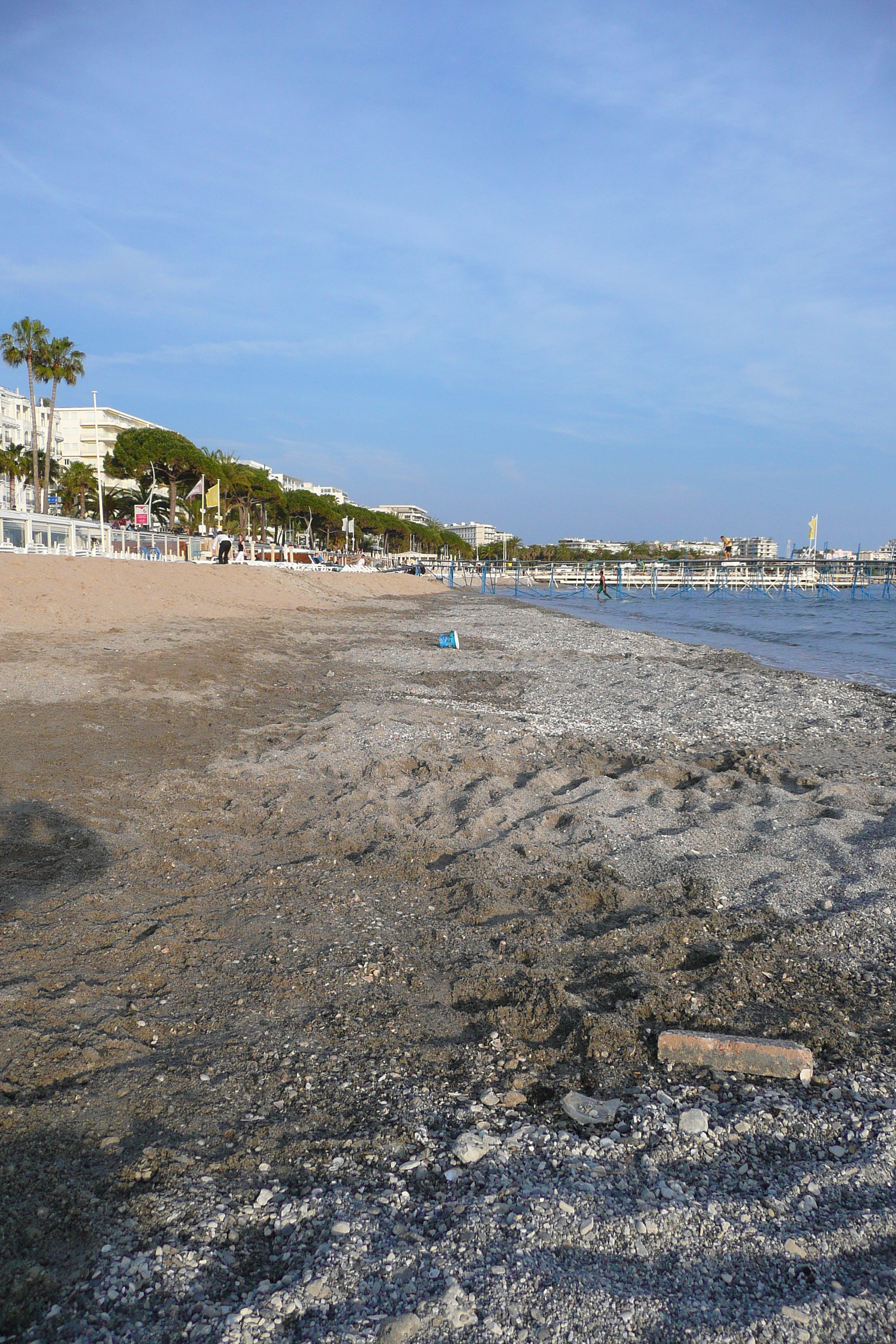 Picture France Cannes Beach 2008-04 34 - Tour Beach