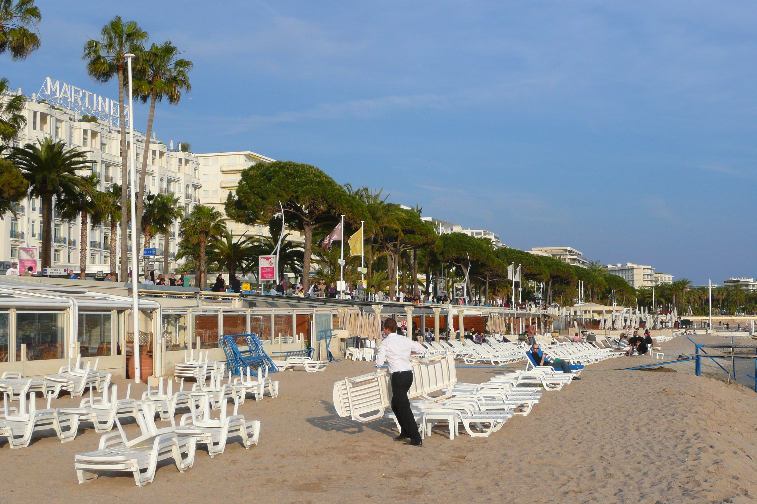 Picture France Cannes Beach 2008-04 35 - Center Beach