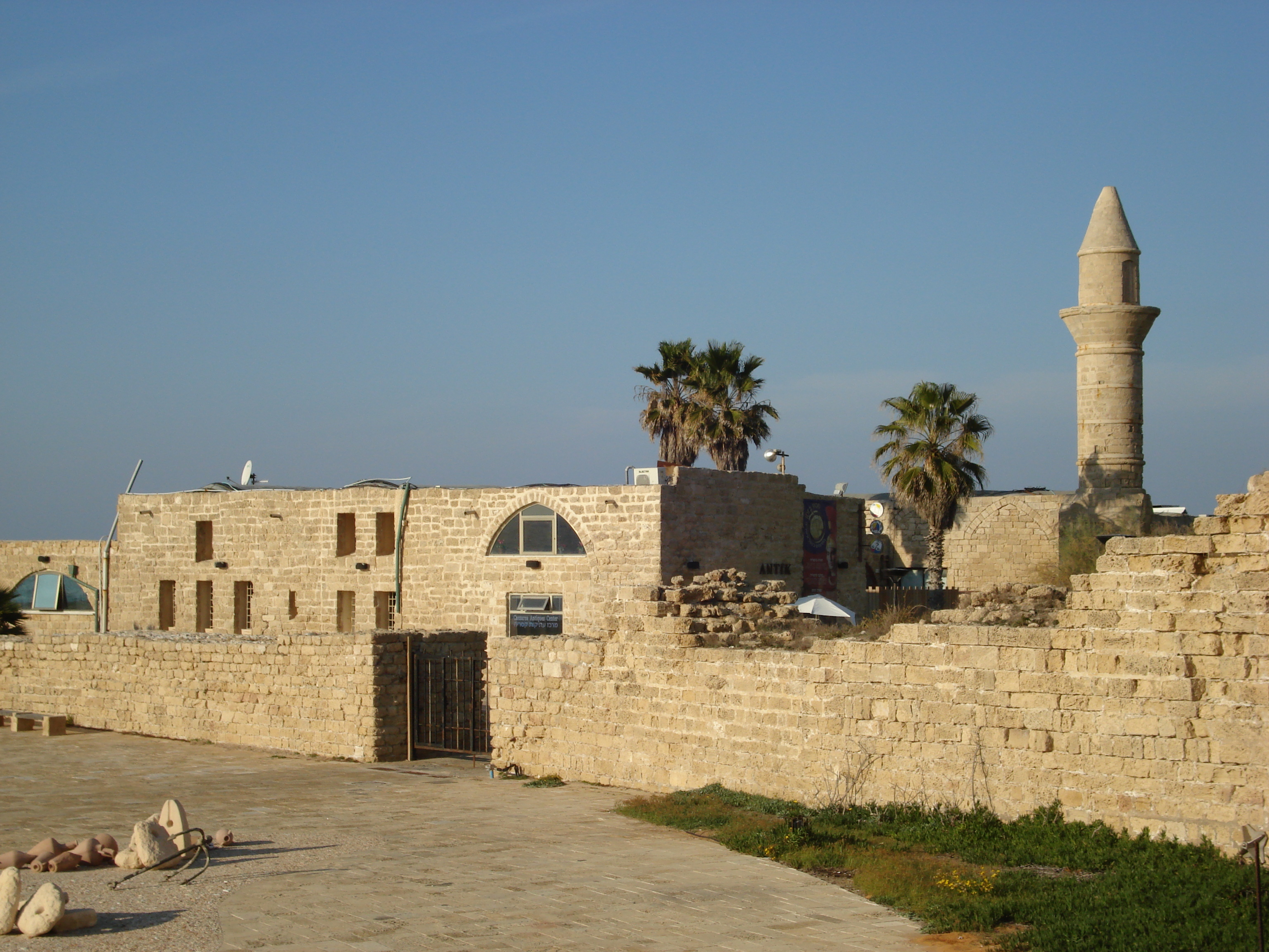 Picture Israel Caesarea 2006-12 51 - Tour Caesarea