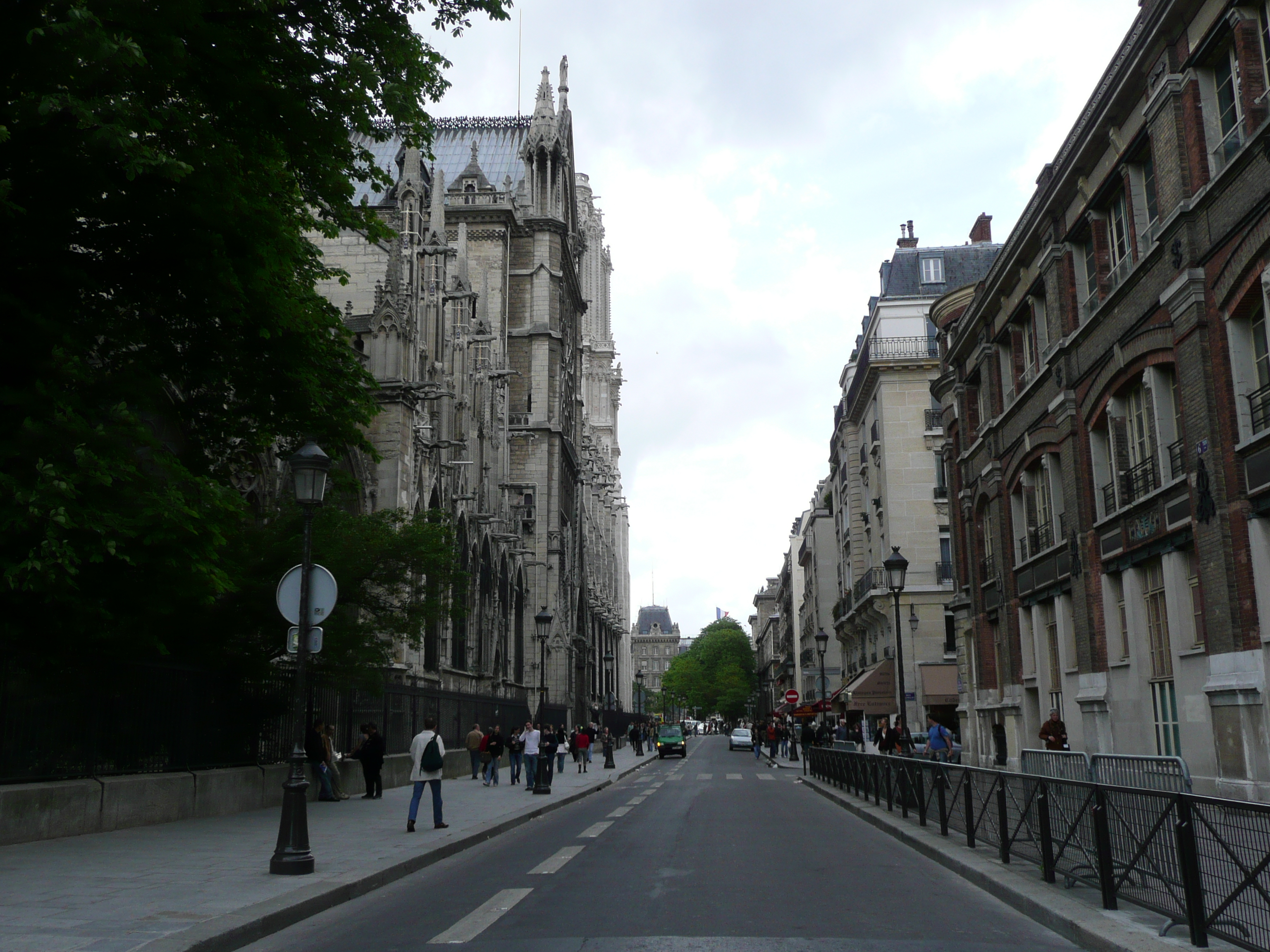 Picture France Paris Notre Dame 2007-05 133 - Around Notre Dame