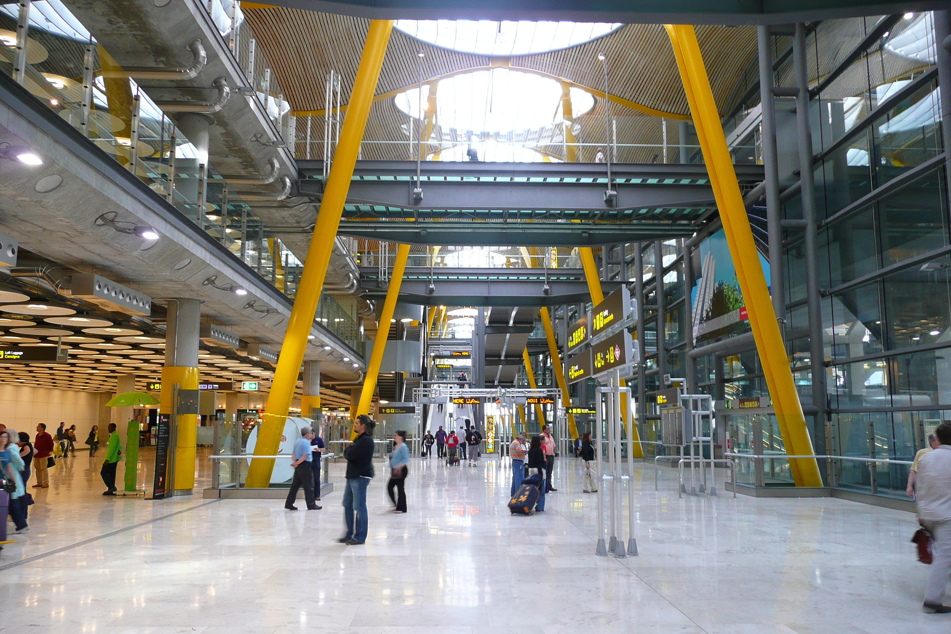 Picture Spain Madrid Barajas Airport 2007-09 98 - Discovery Barajas Airport