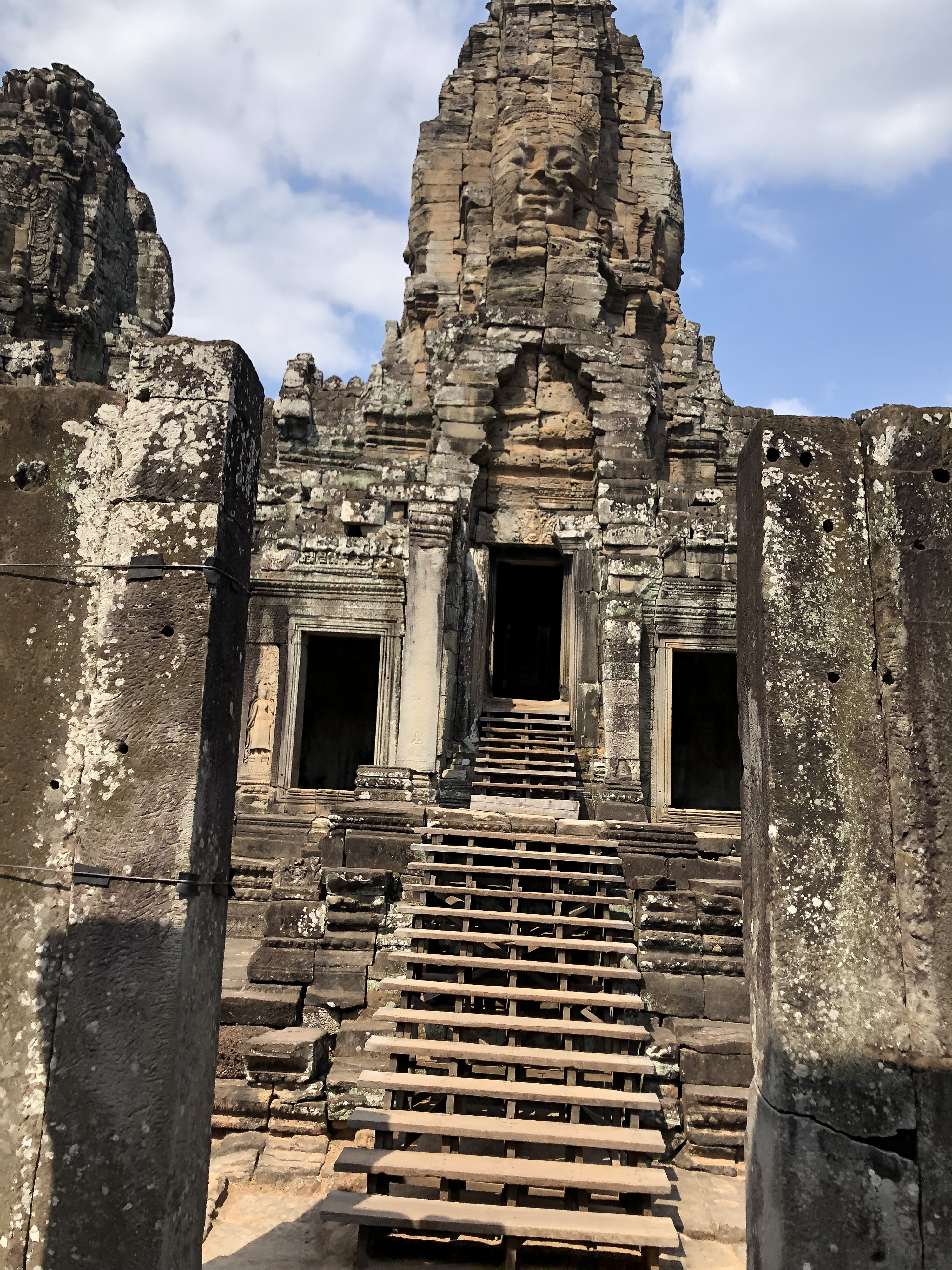 Picture Cambodia Siem Reap Bayon 2023-01 132 - Center Bayon