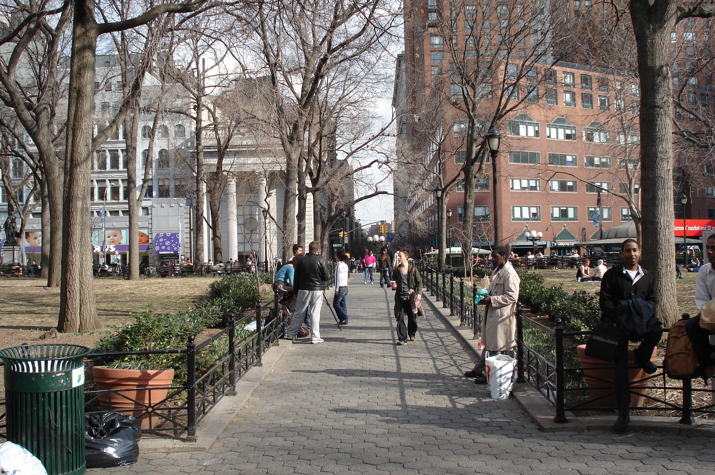 Picture United States New York Union Square 2006-03 14 - Tours Union Square