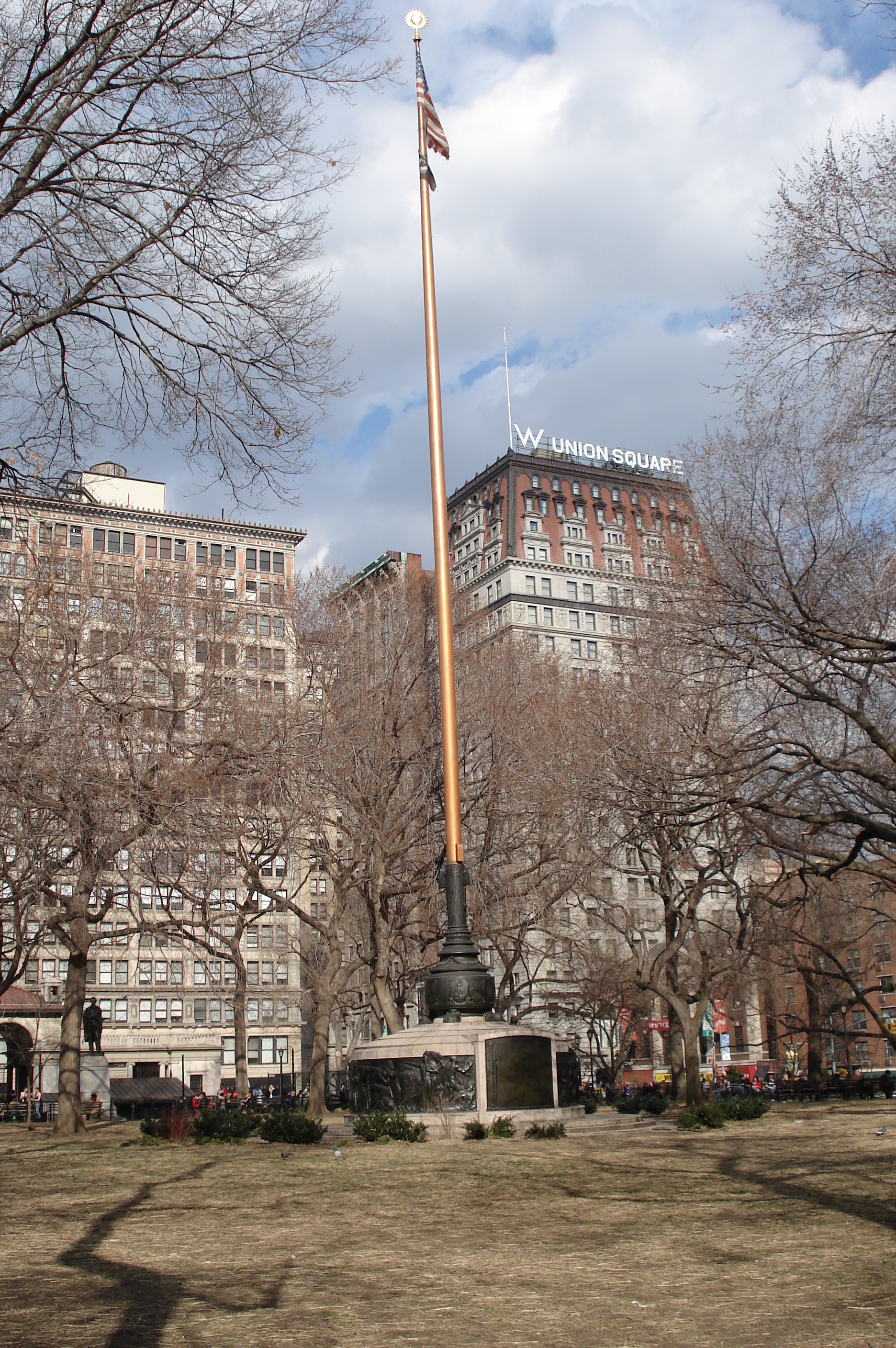 Picture United States New York Union Square 2006-03 11 - Around Union Square