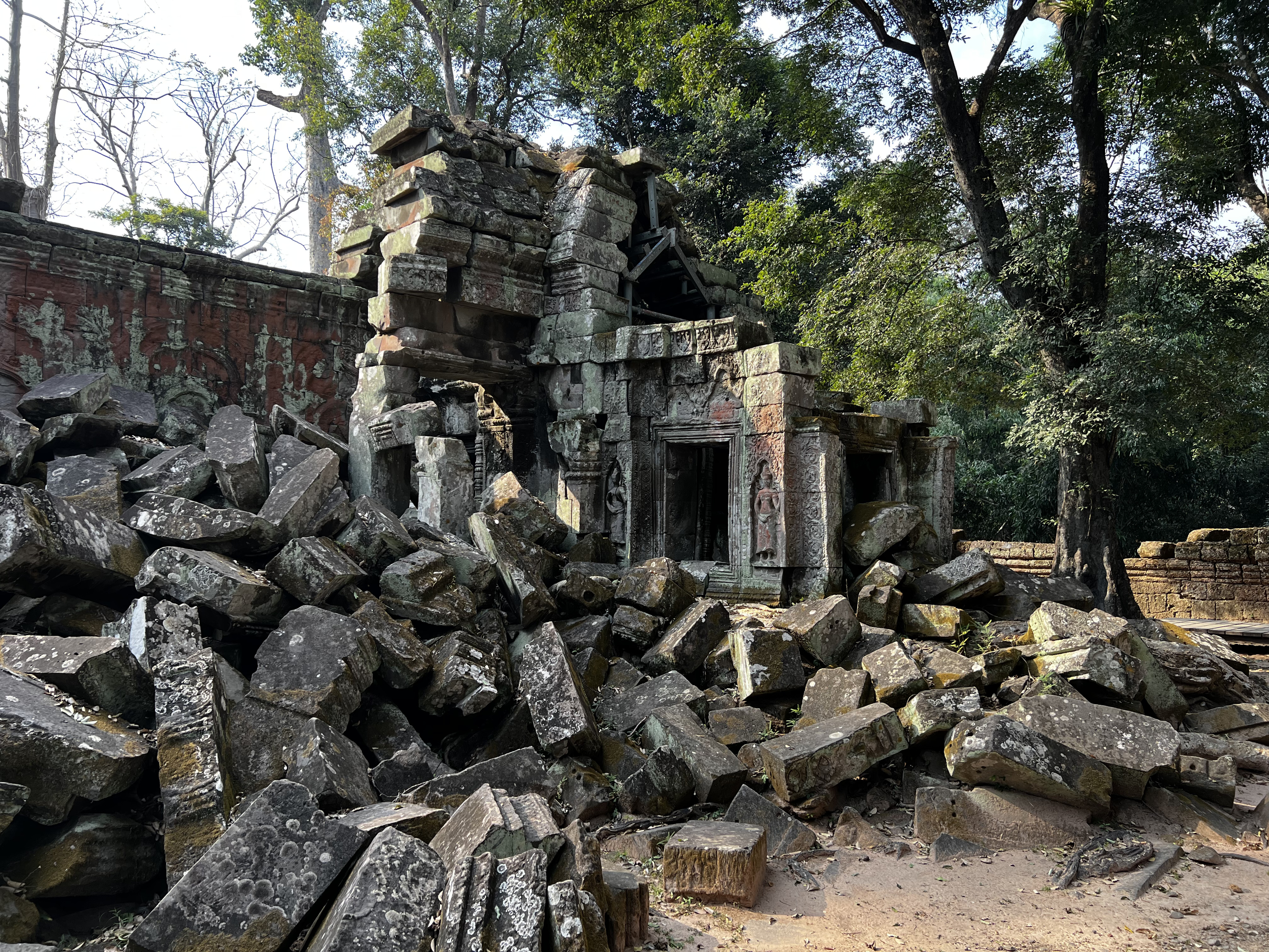 Picture Cambodia Siem Reap Ta Prohm 2023-01 126 - Recreation Ta Prohm