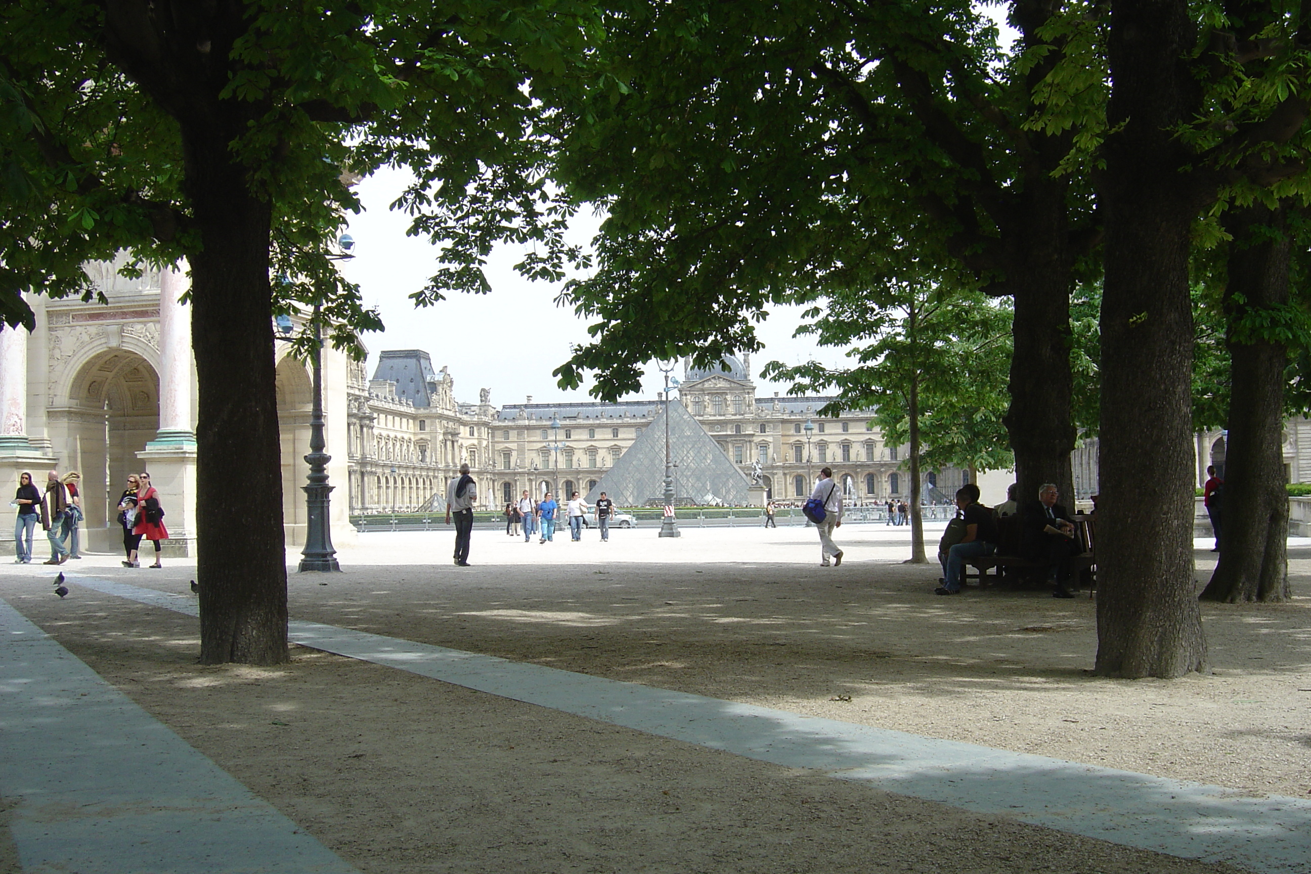 Picture France Paris Louvre Carrousel Garden 2007-05 30 - Recreation Louvre Carrousel Garden