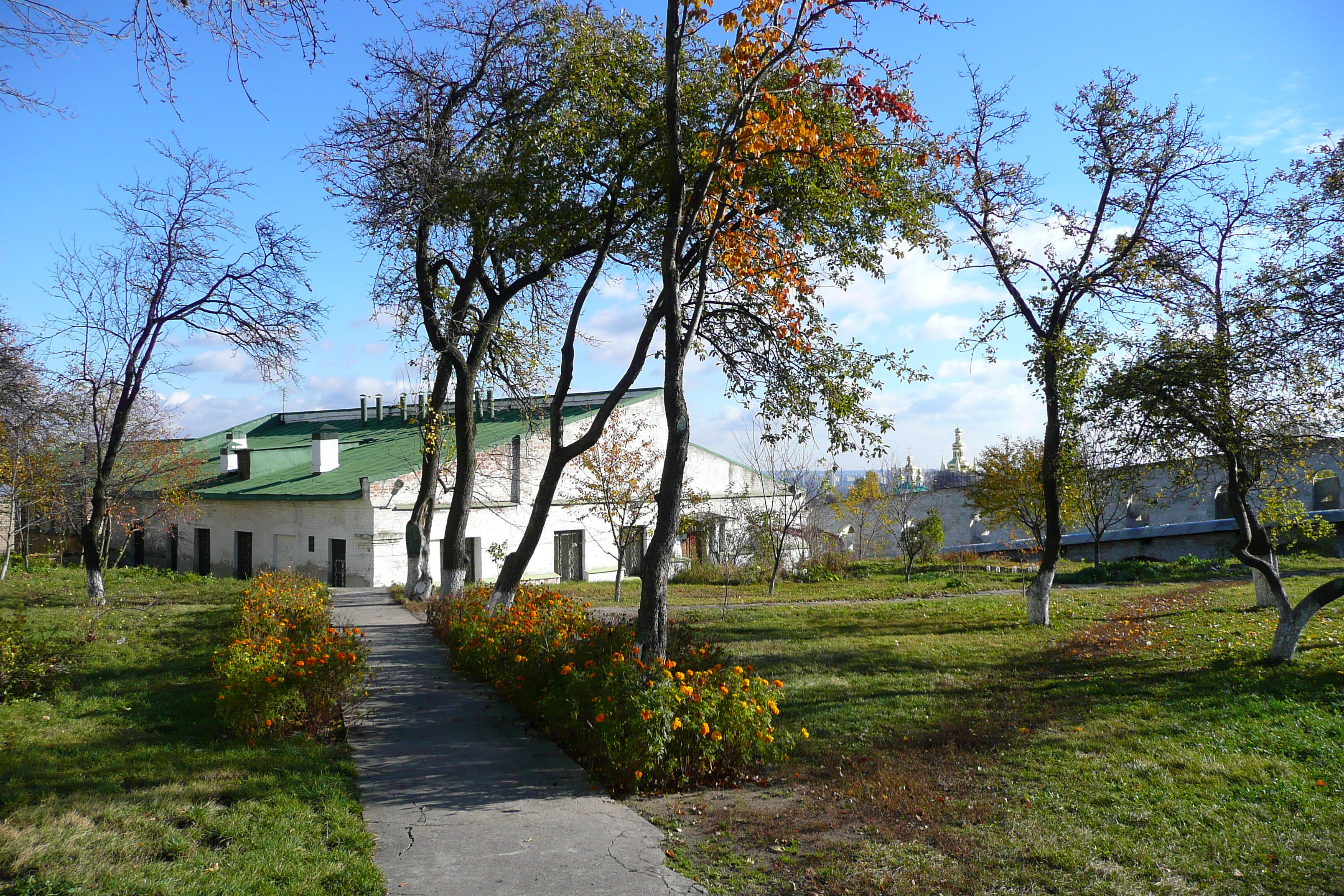 Picture Ukraine Kiev Pechersk Lavra 2007-11 83 - Recreation Pechersk Lavra