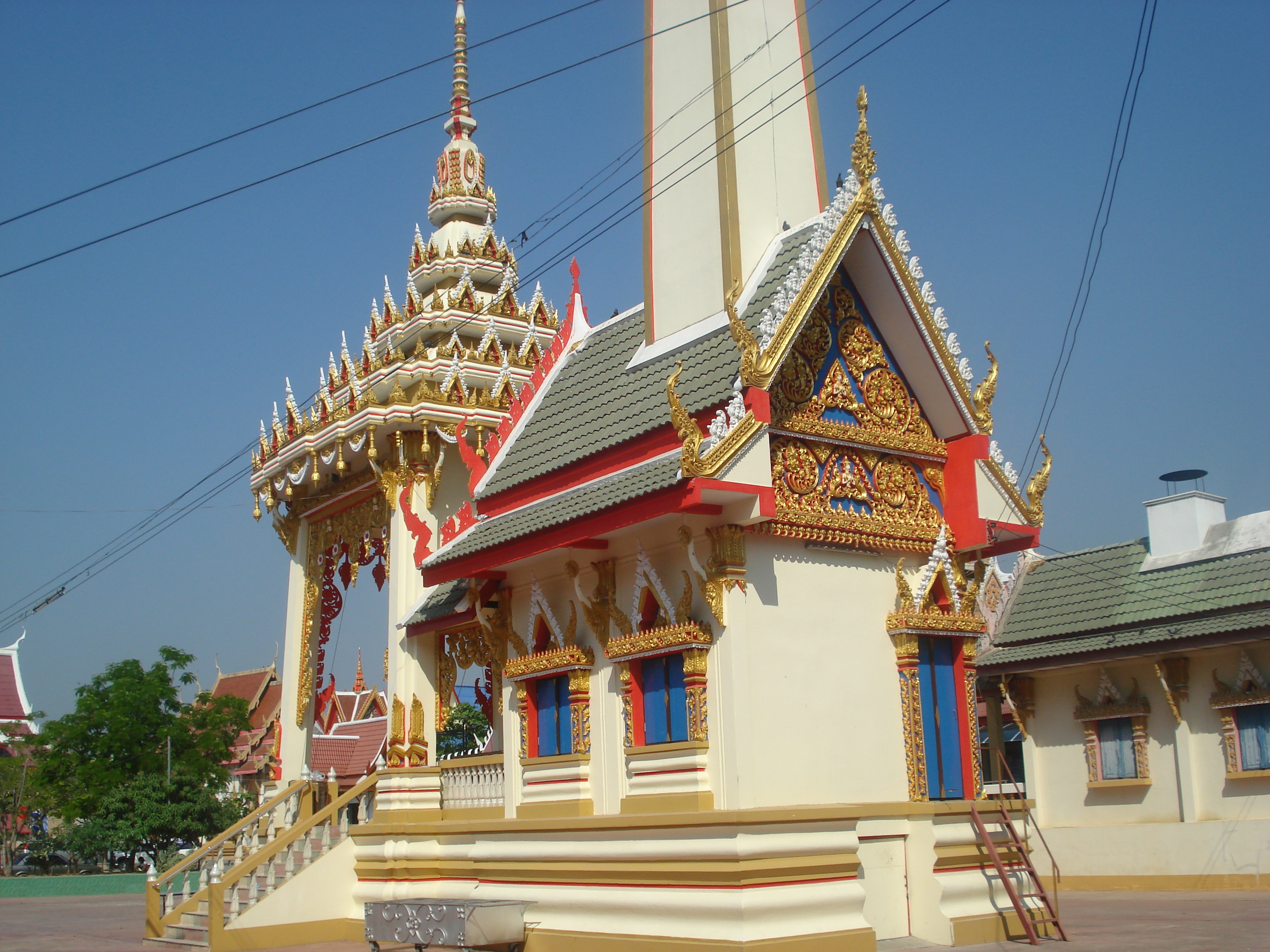 Picture Thailand Phitsanulok Wat Kuhasawan 2008-01 29 - Recreation Wat Kuhasawan