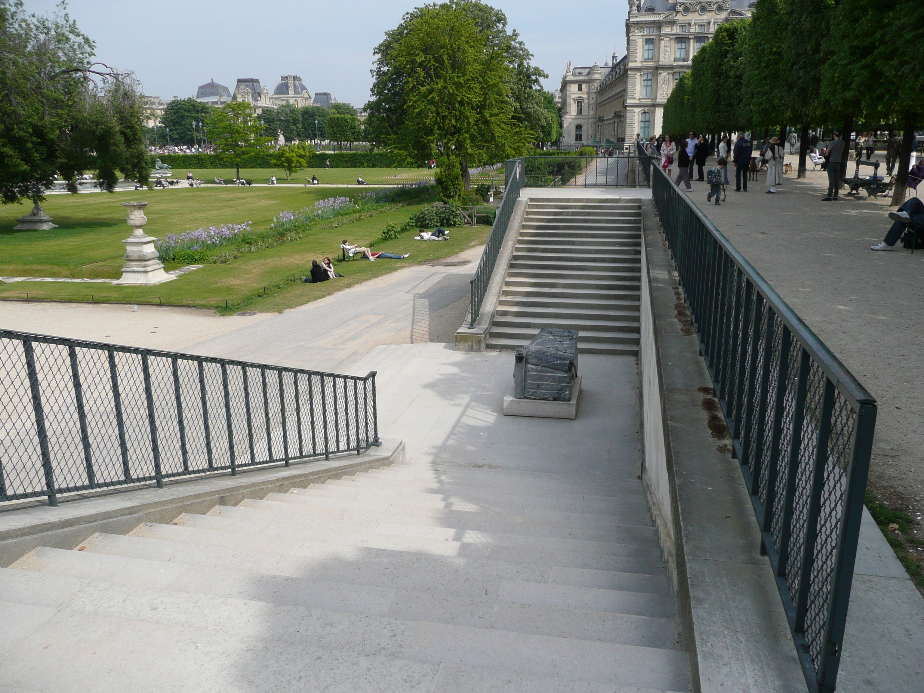 Picture France Paris Garden of Tuileries 2007-05 288 - History Garden of Tuileries