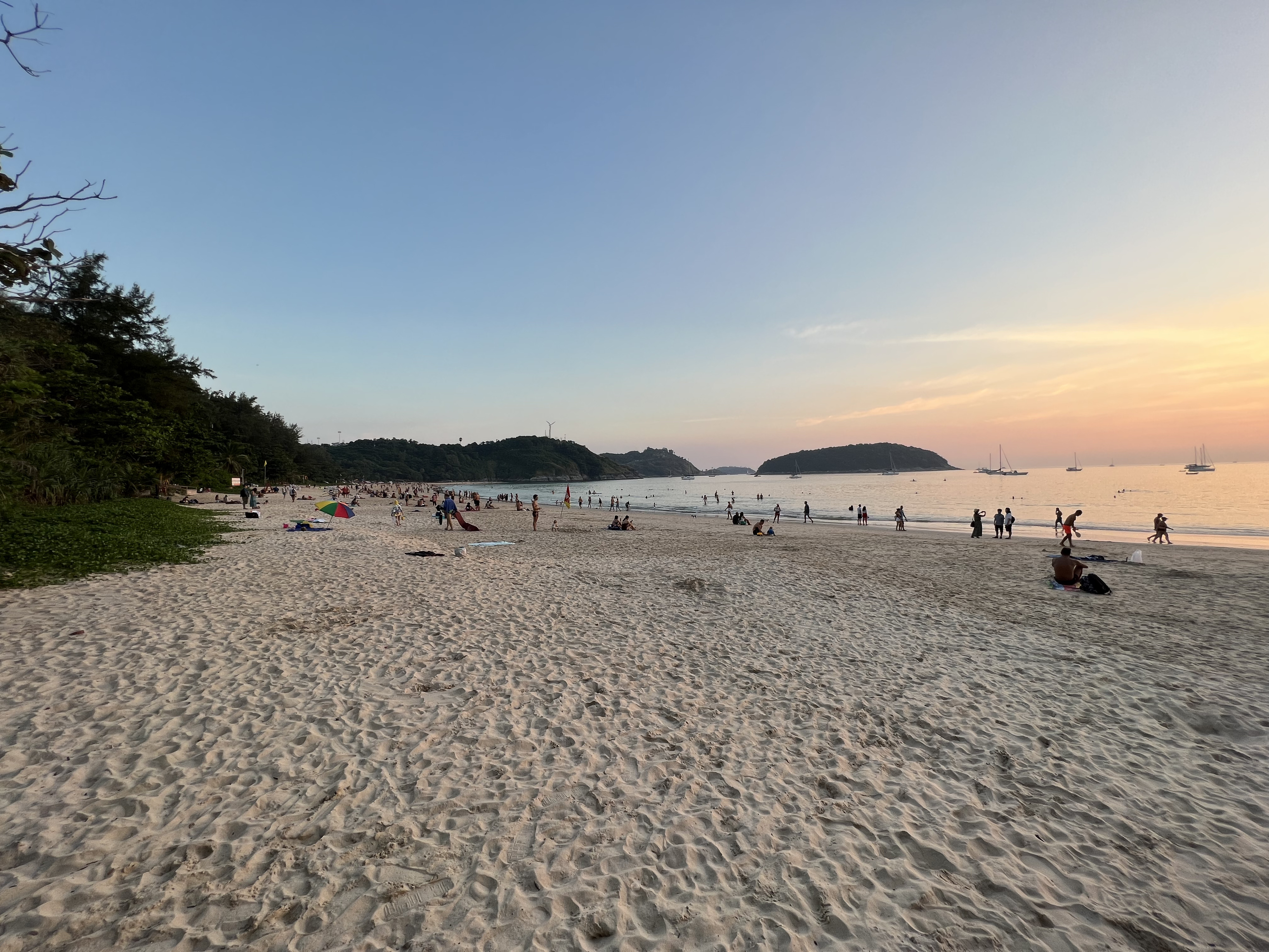 Picture Thailand Phuket Nai Harn Beach 2021-12 30 - Center Nai Harn Beach